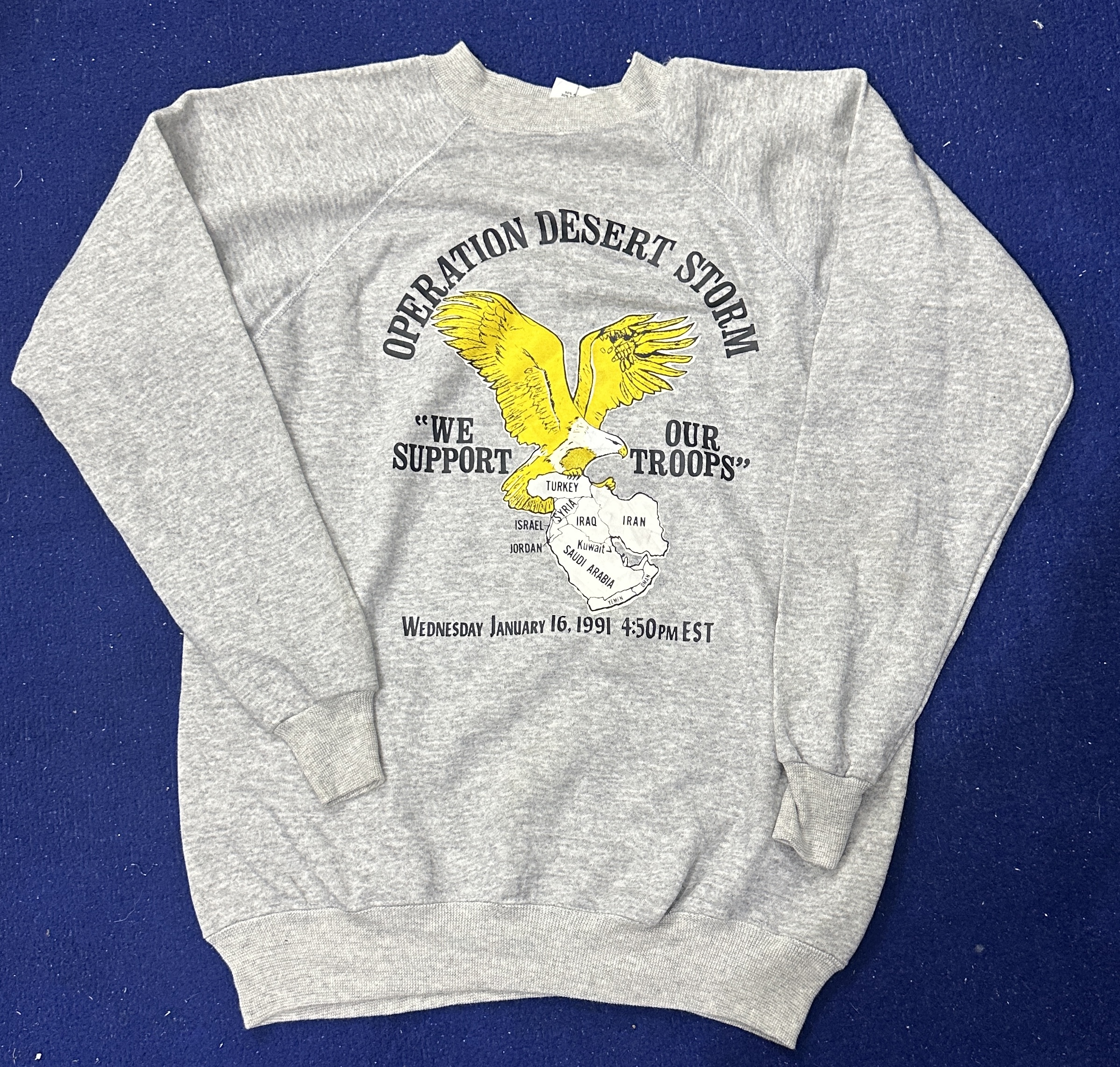 Sudadera con estampado de caricaturas y animales, 29 piezas.