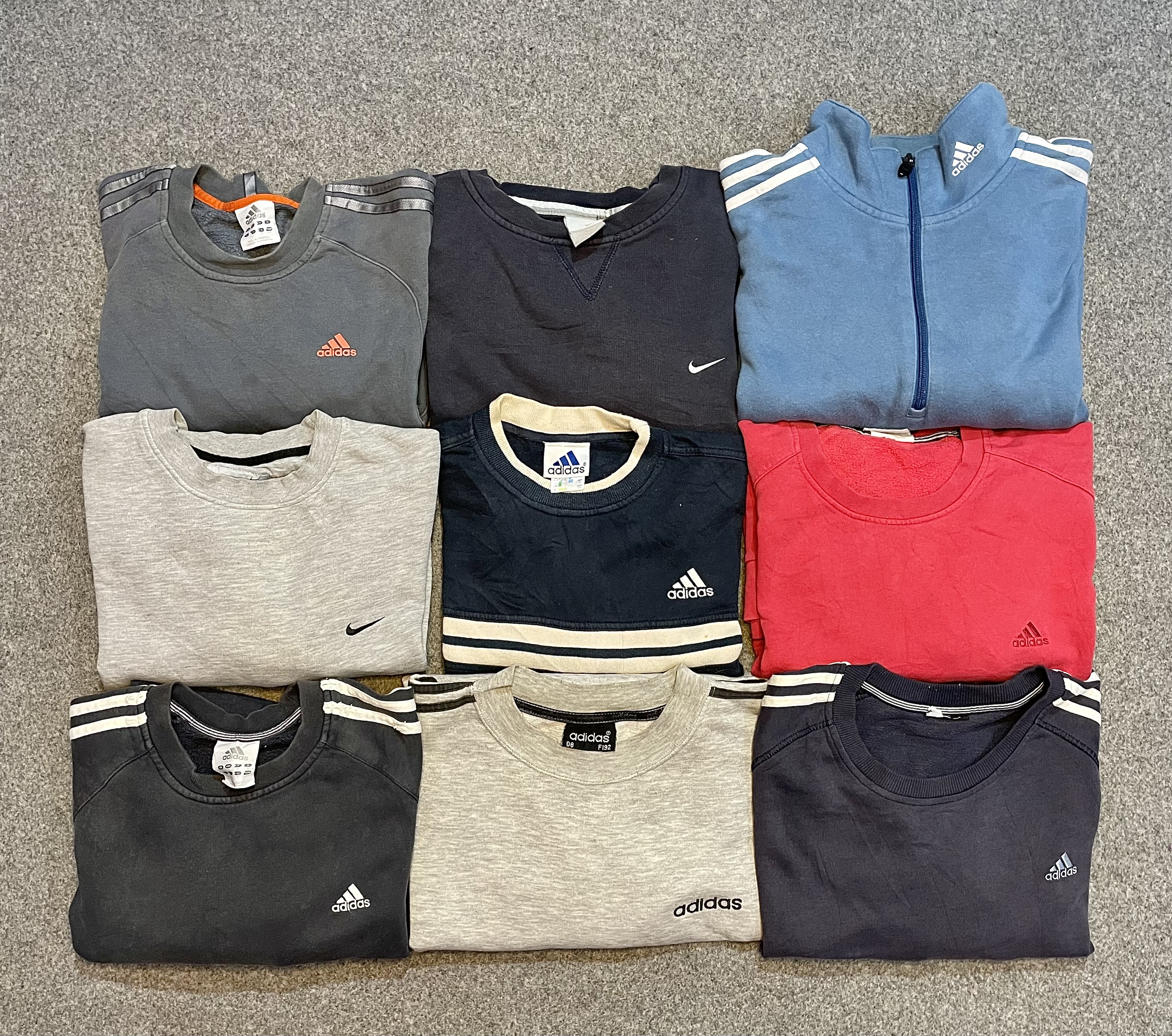 Petit Sweatshirt à broderie nike,adidas