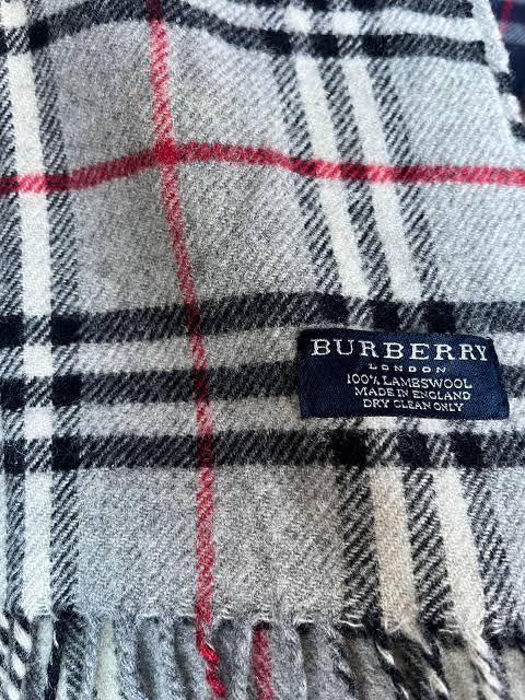 Écharpes Burberry 35 pièces qualité A