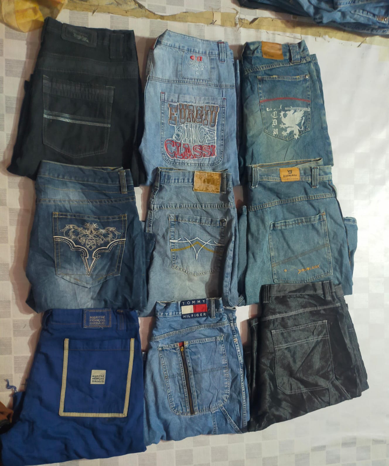 ROCAWEAR TOMMY  AND OTHER MIX BRANDS SHORTS TOTAL 14  PIECES (ID 370)