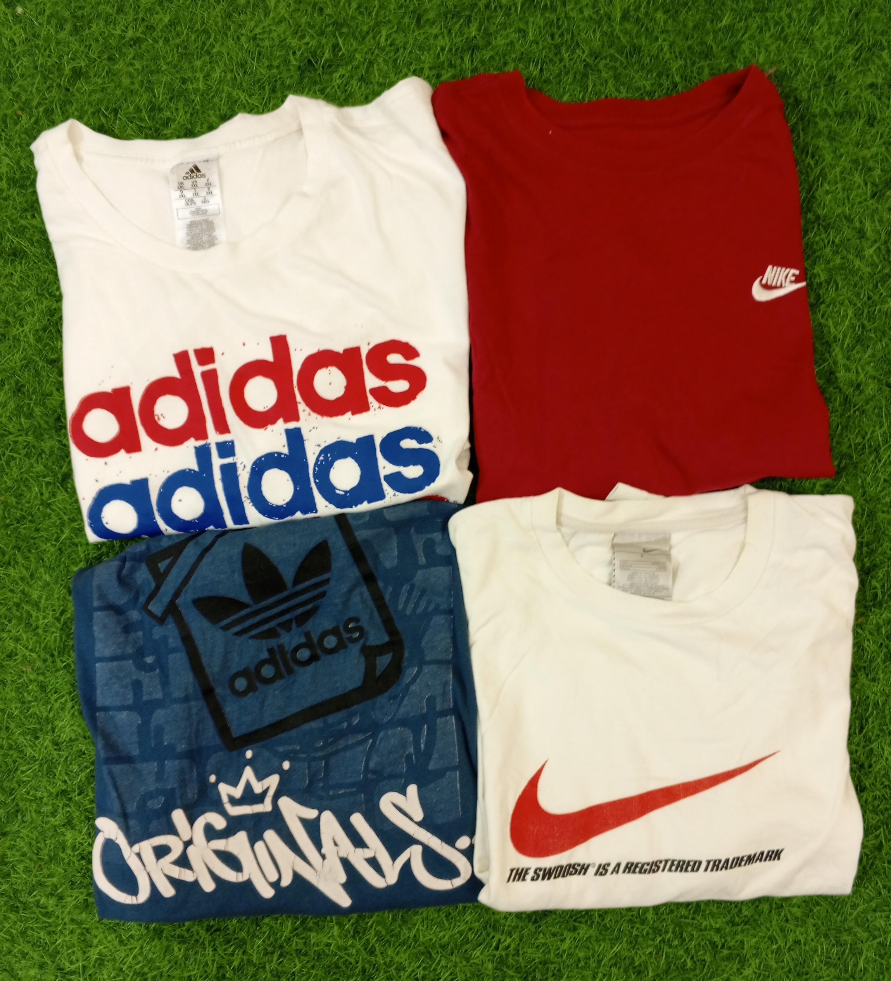 Ensemble de T-shirts Nike / adidas de 53 pièces