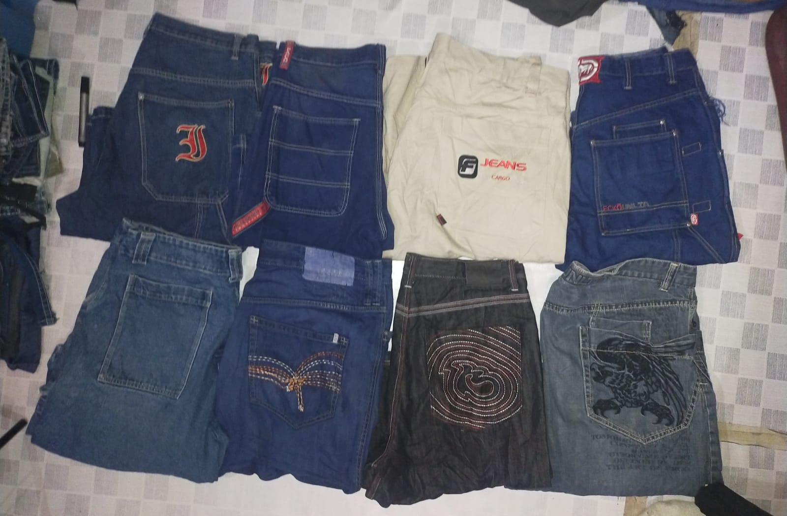 ECKO UNTILD ET D'AUTRES MARQUES DE MELANGE VÊTEMENTS POUR HOMMES SHORTS TOTAL 14 PIÈCES (ID 244)