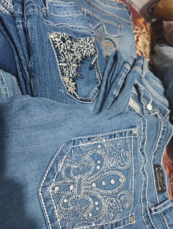 Embrioded jeans