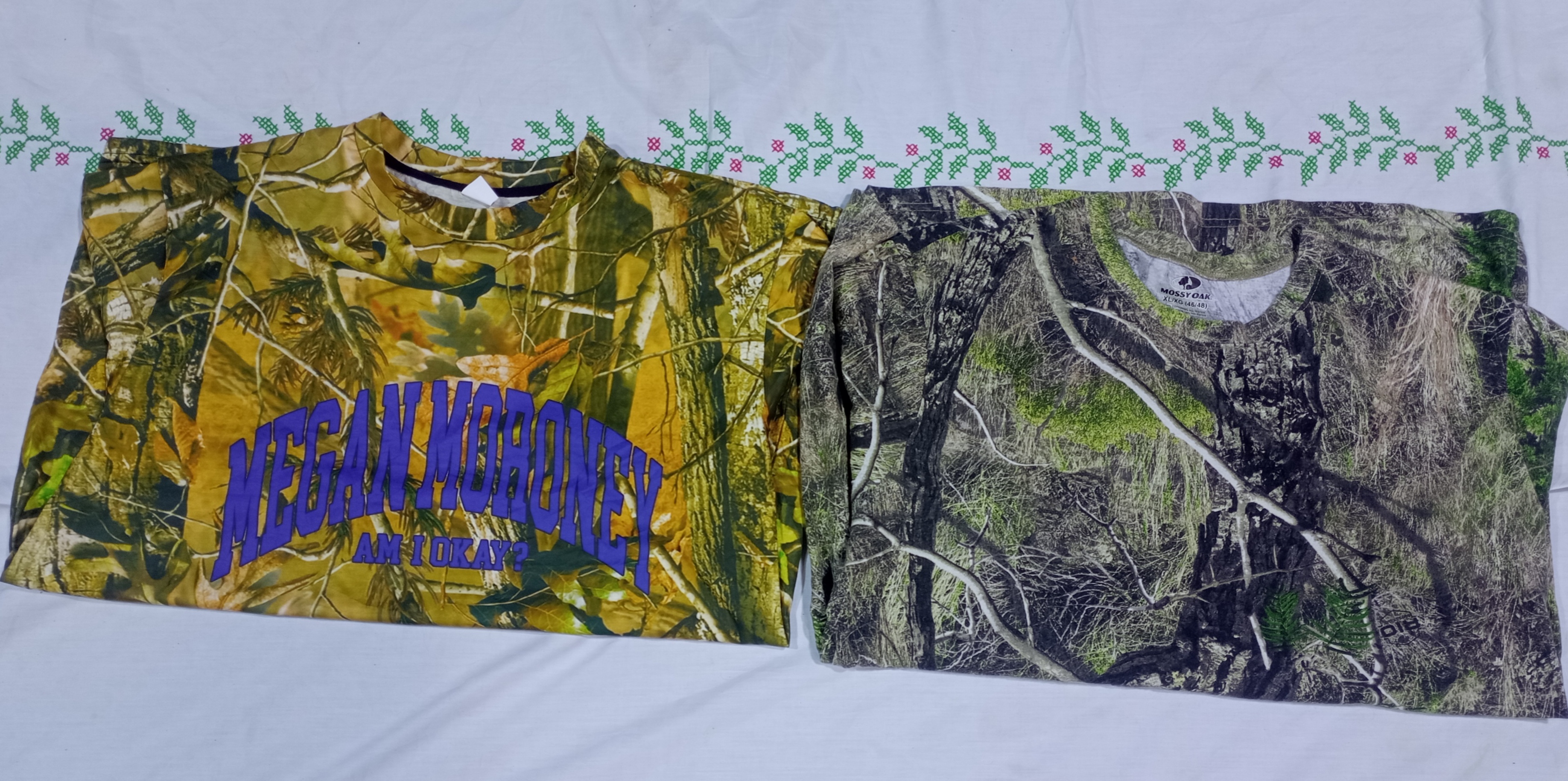 ジャングル柄のTシャツ