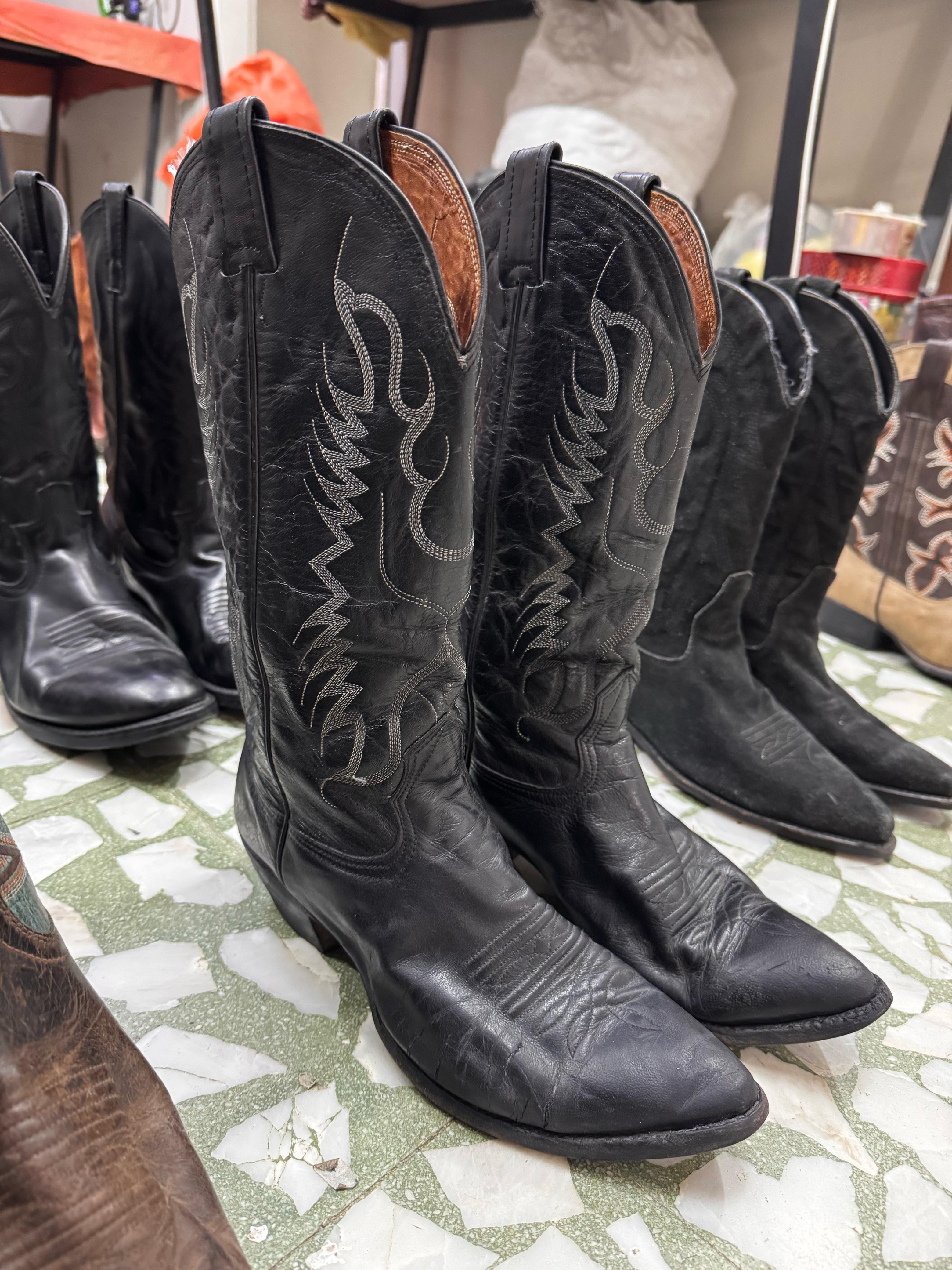 T902 Cowboy Boots 35 Pcs