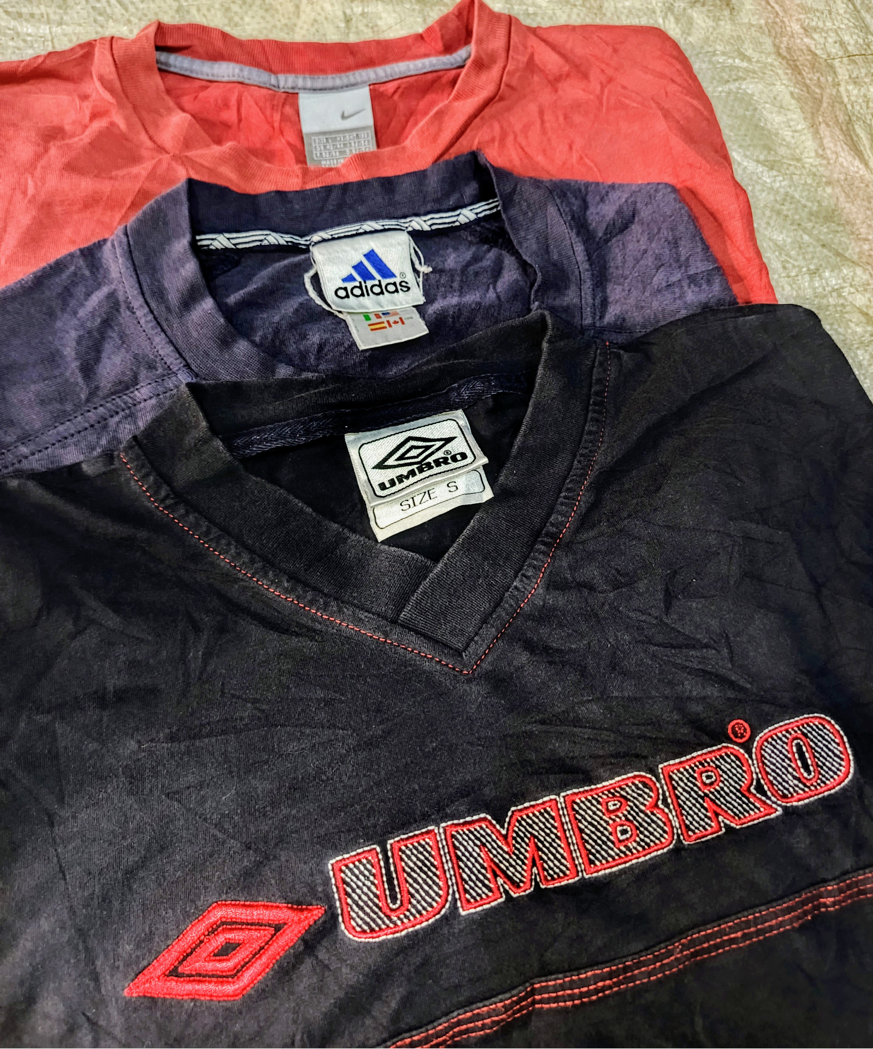 t-shirts vintage Nike, Burberry et mix de marques