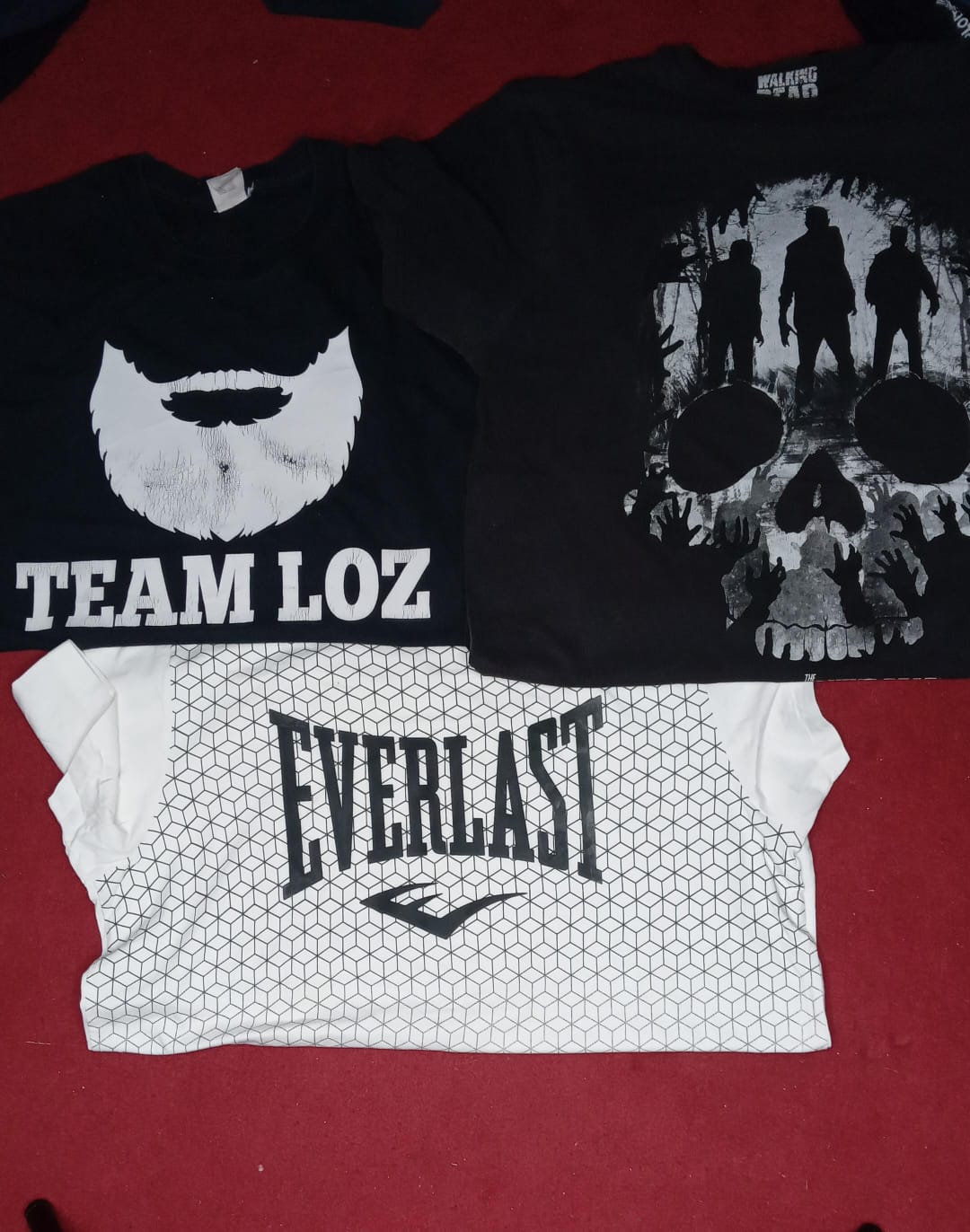 Unmarkierte bedruckte T-Shirts