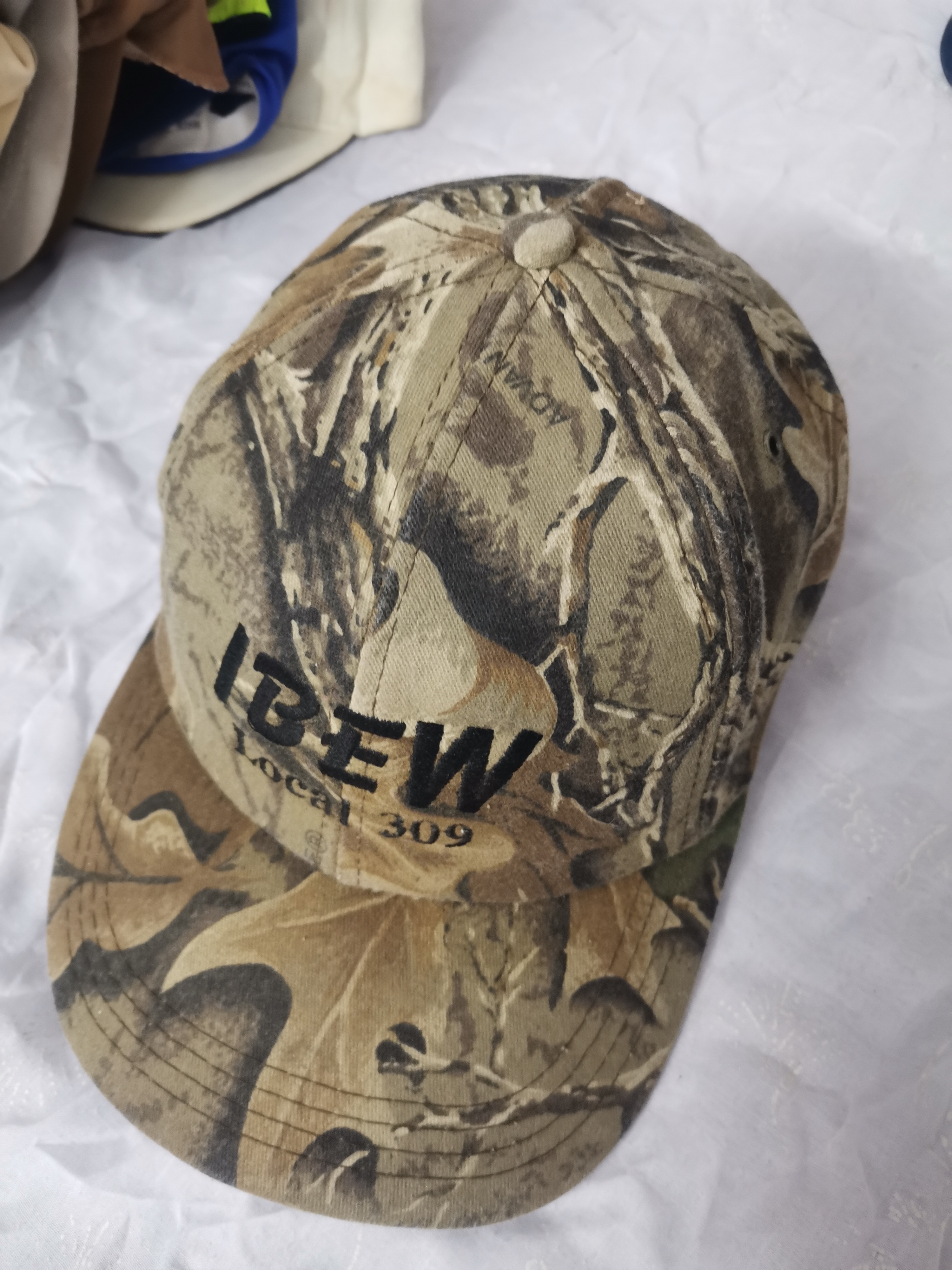 Vintage Made in USA Caps | Gemischte Stile | 80er–90er | Trucker, Meshback, Schaum-Vorderseite 26 Stück