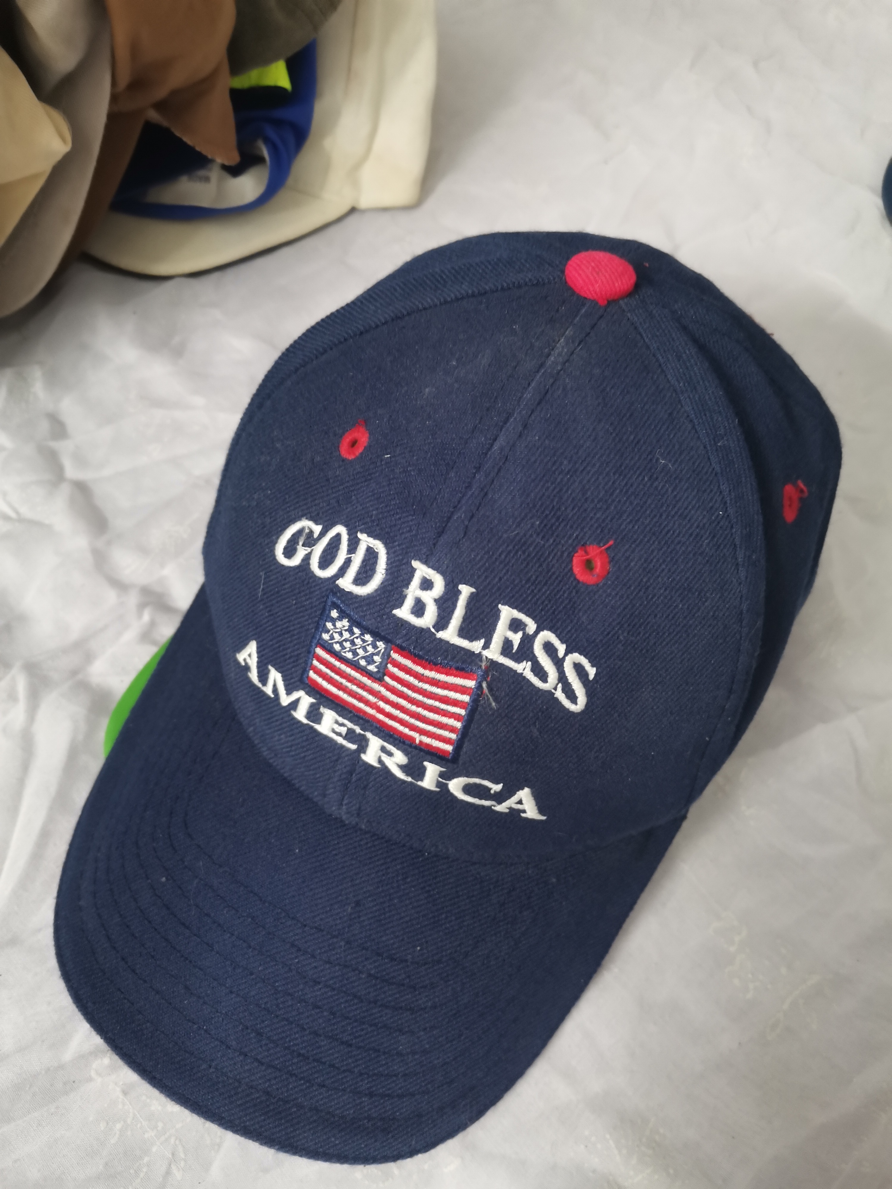 Vintage Made in USA Caps | Gemischte Stile | 80er–90er | Trucker, Meshback, Schaum-Vorderseite 26 Stück