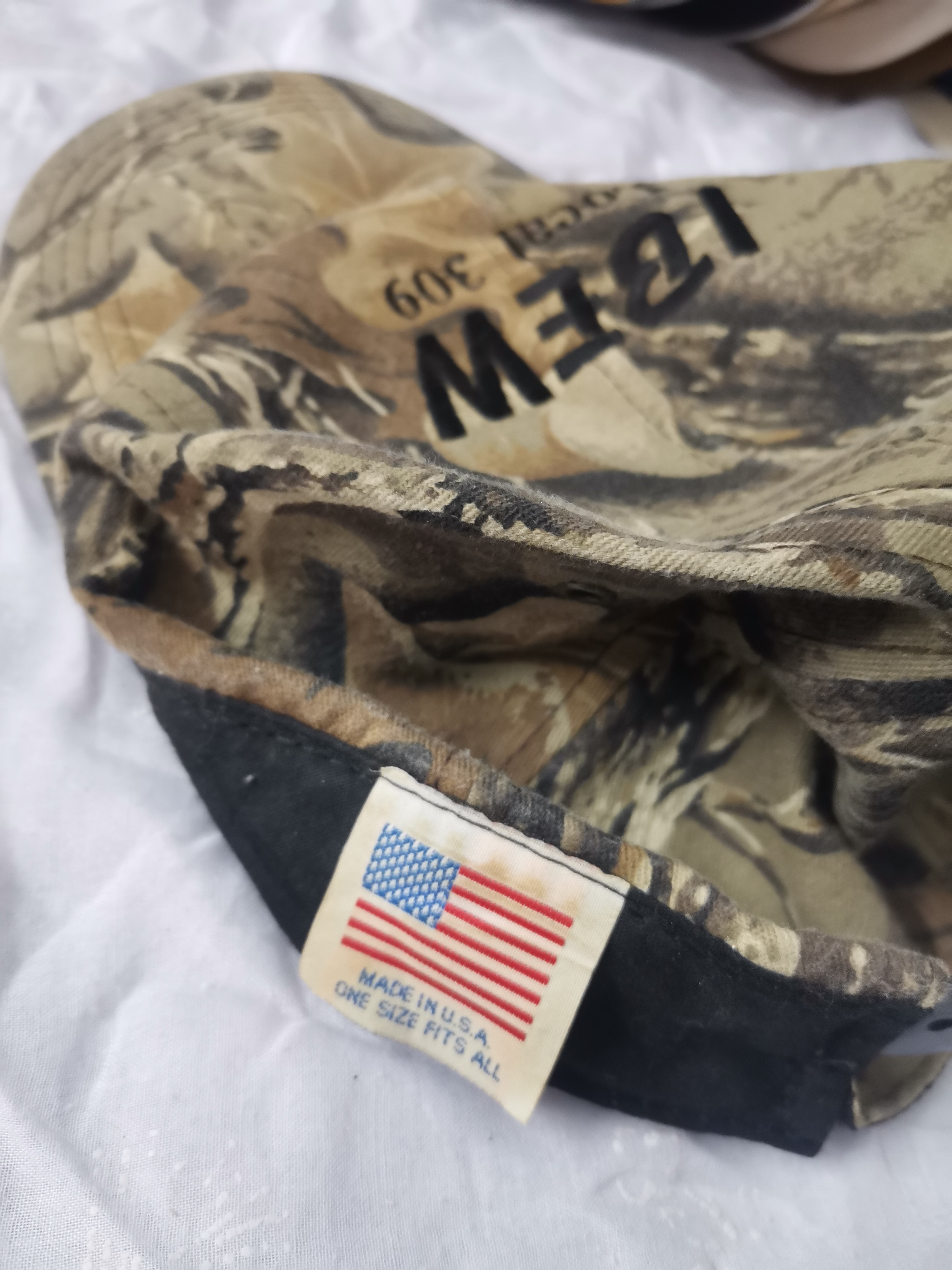 Vintage Made in USA Caps | Gemischte Stile | 80er–90er | Trucker, Meshback, Schaum-Vorderseite 26 Stück