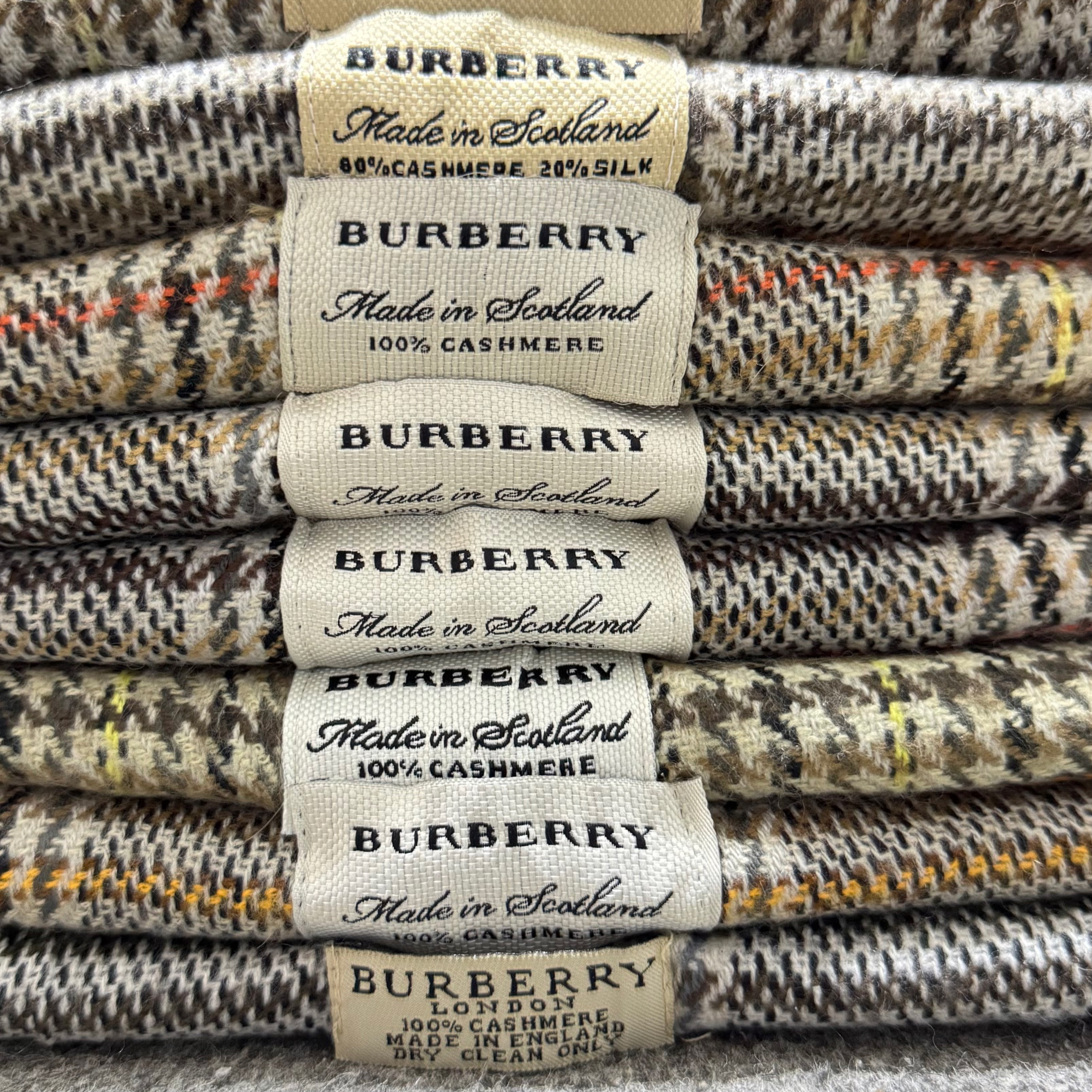 VP168 Écharpe Burberry