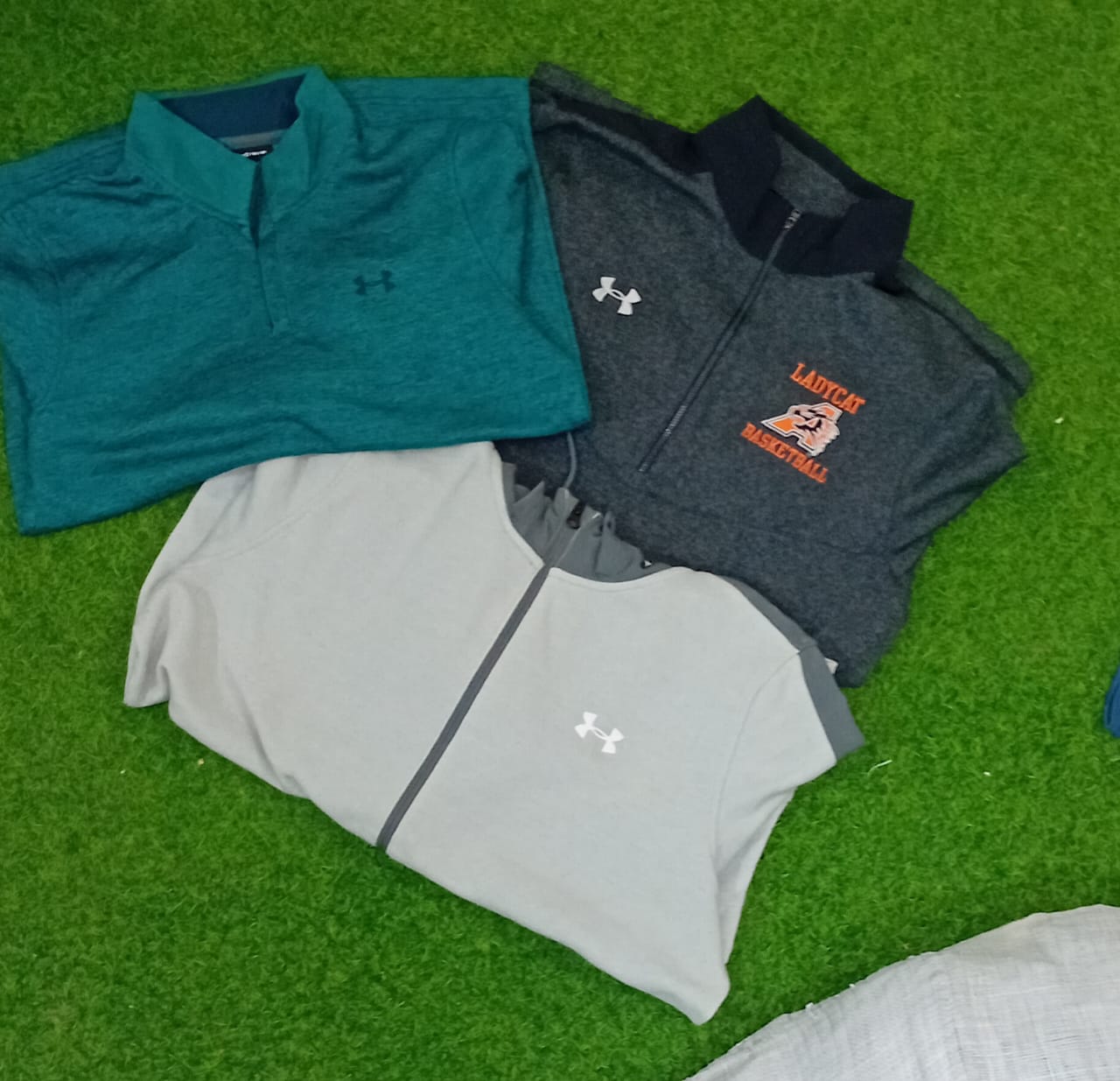 Sous-vêtements en polaire, pulls, sweat-shirts Under Armour 15 pièces
