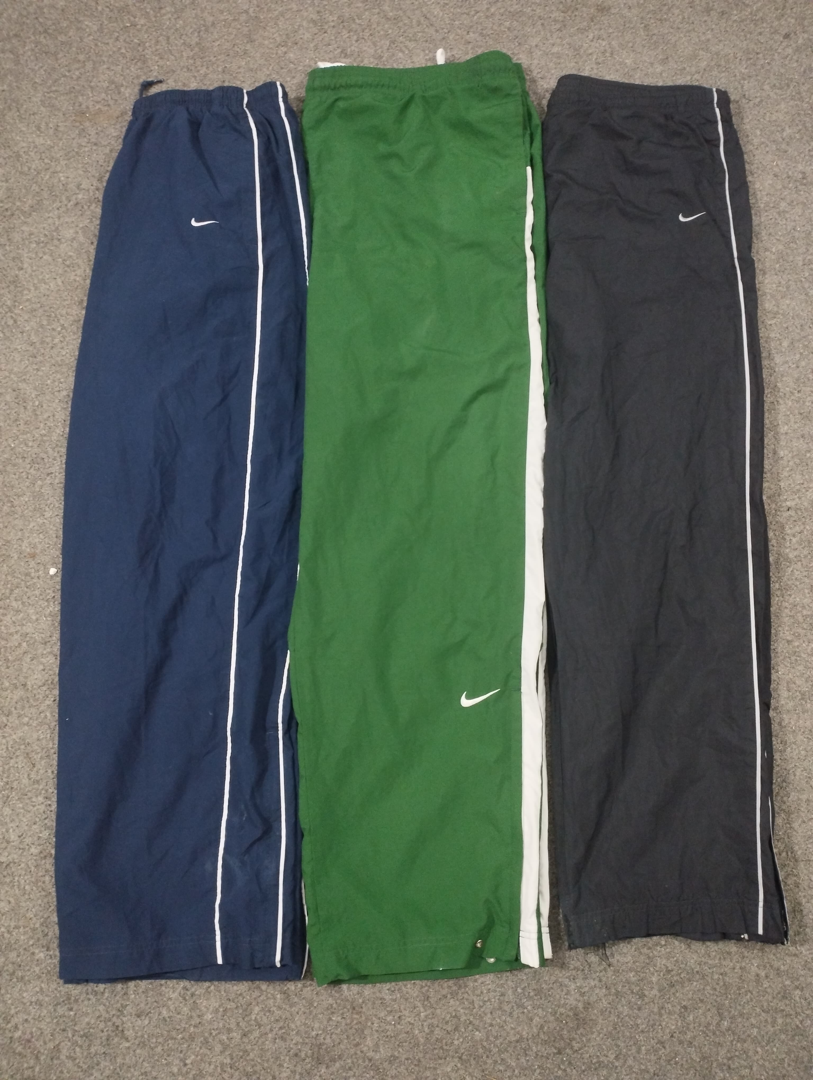 本物のヴィンテージ Nike トラックパンツ