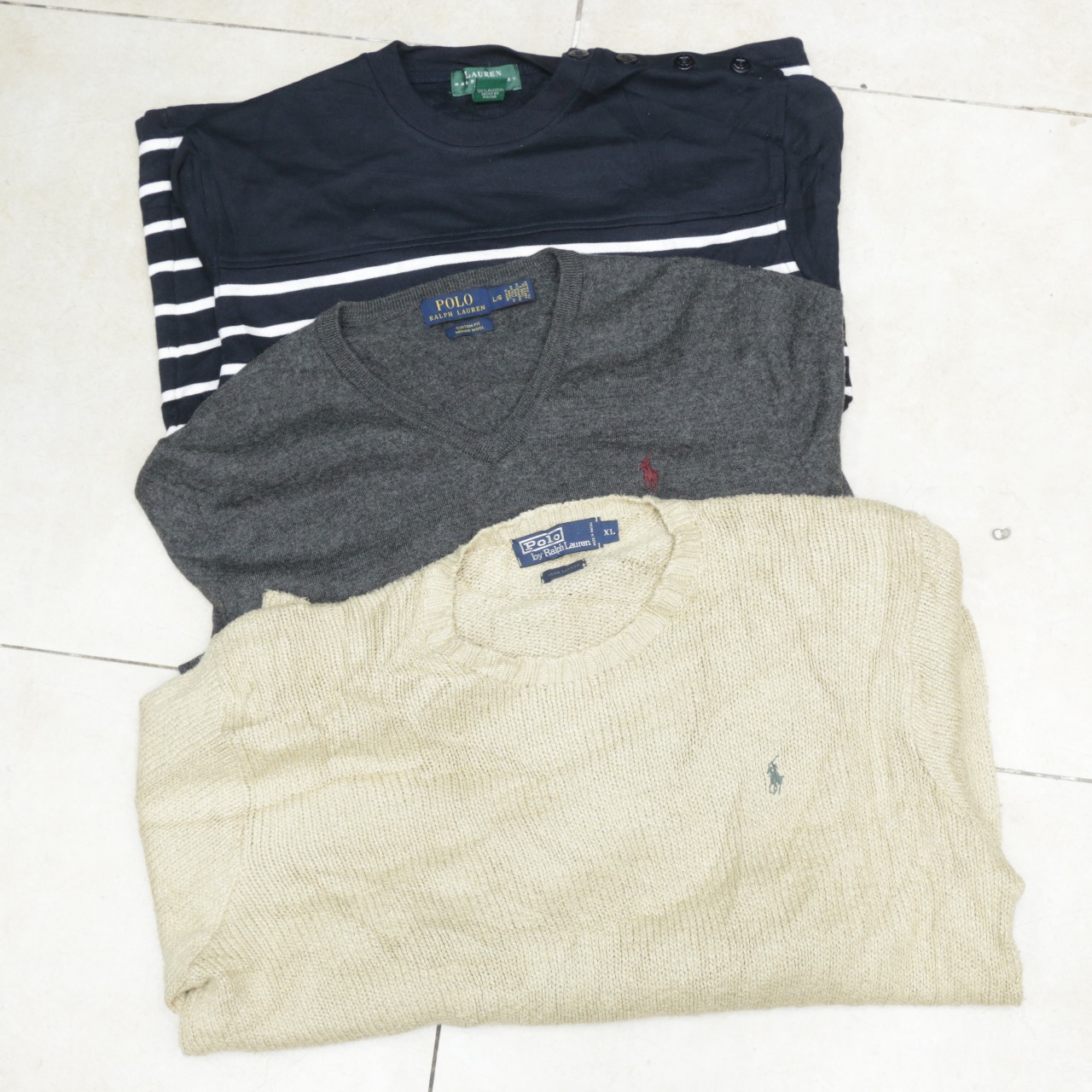 ZH006 POLO SWEATERS - 17 PCS