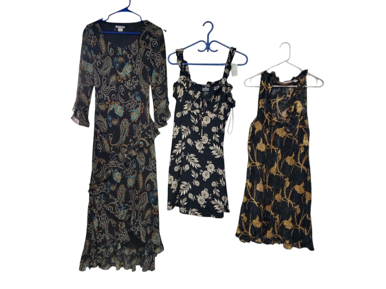 Vestido fofo com sombra preta - 10 peças - 8/5/25