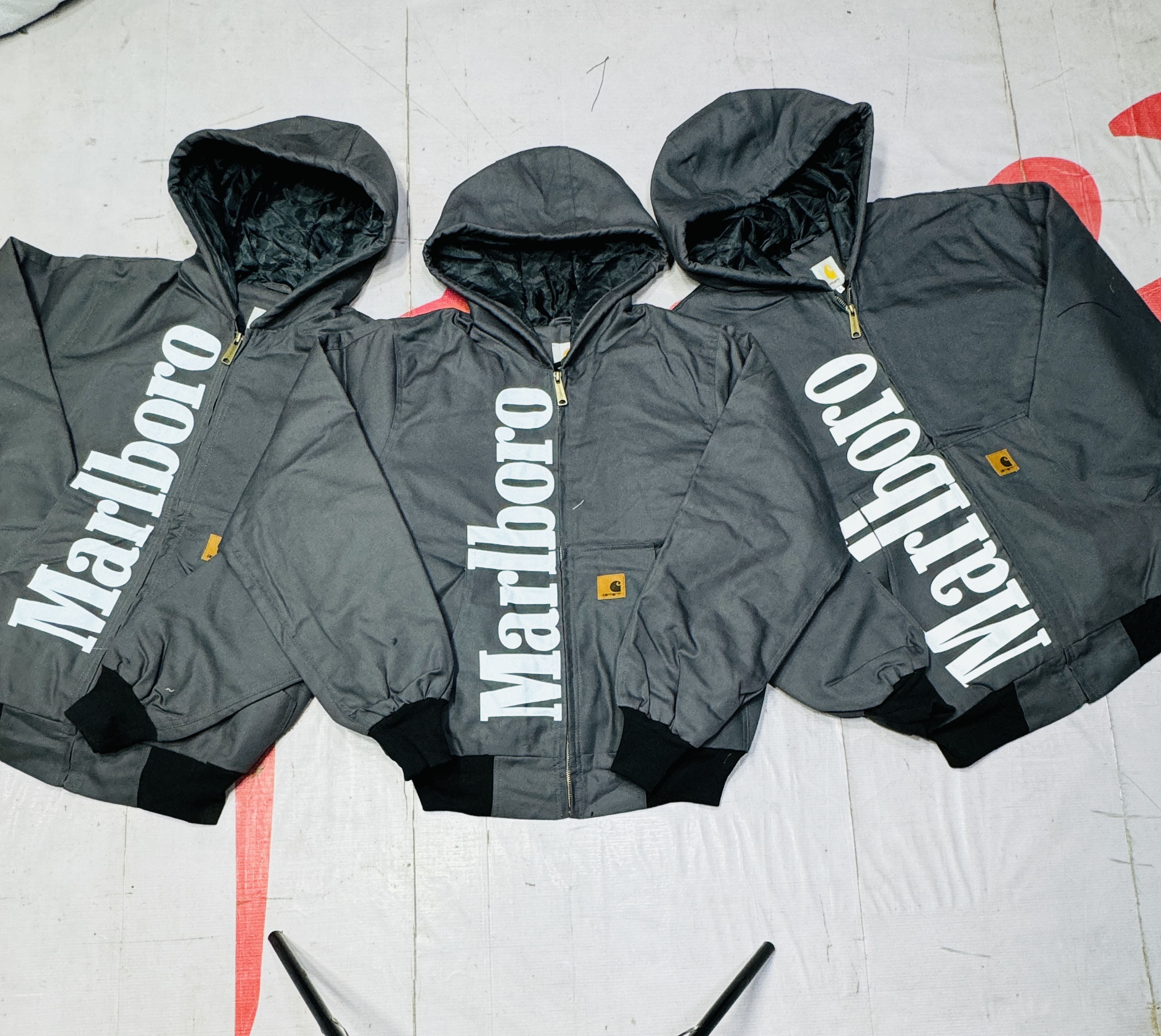 Carhartt X Malboro Rework Style Sweat-shirts à capuche gris foncé