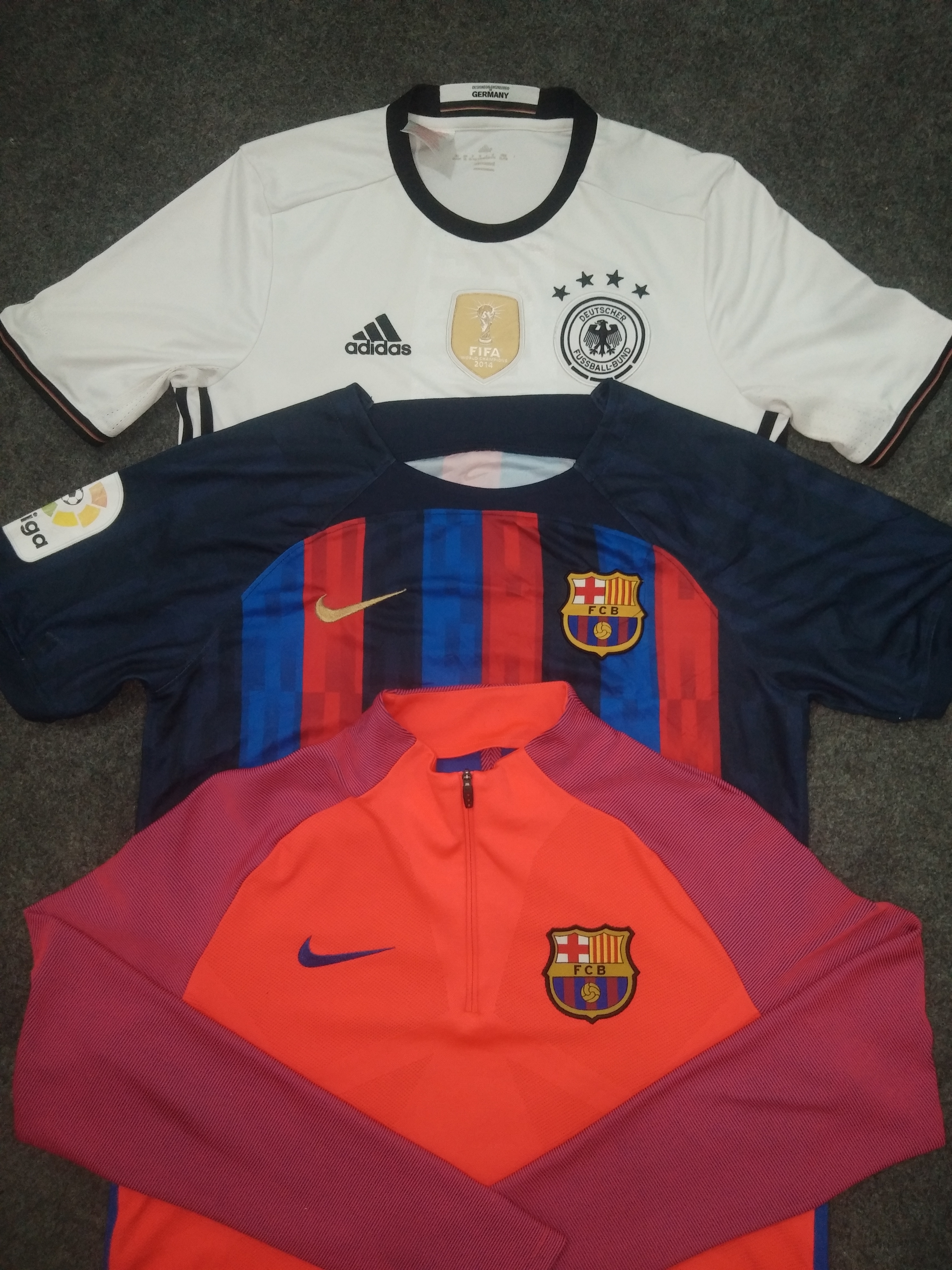 Fußballverein-Trikot