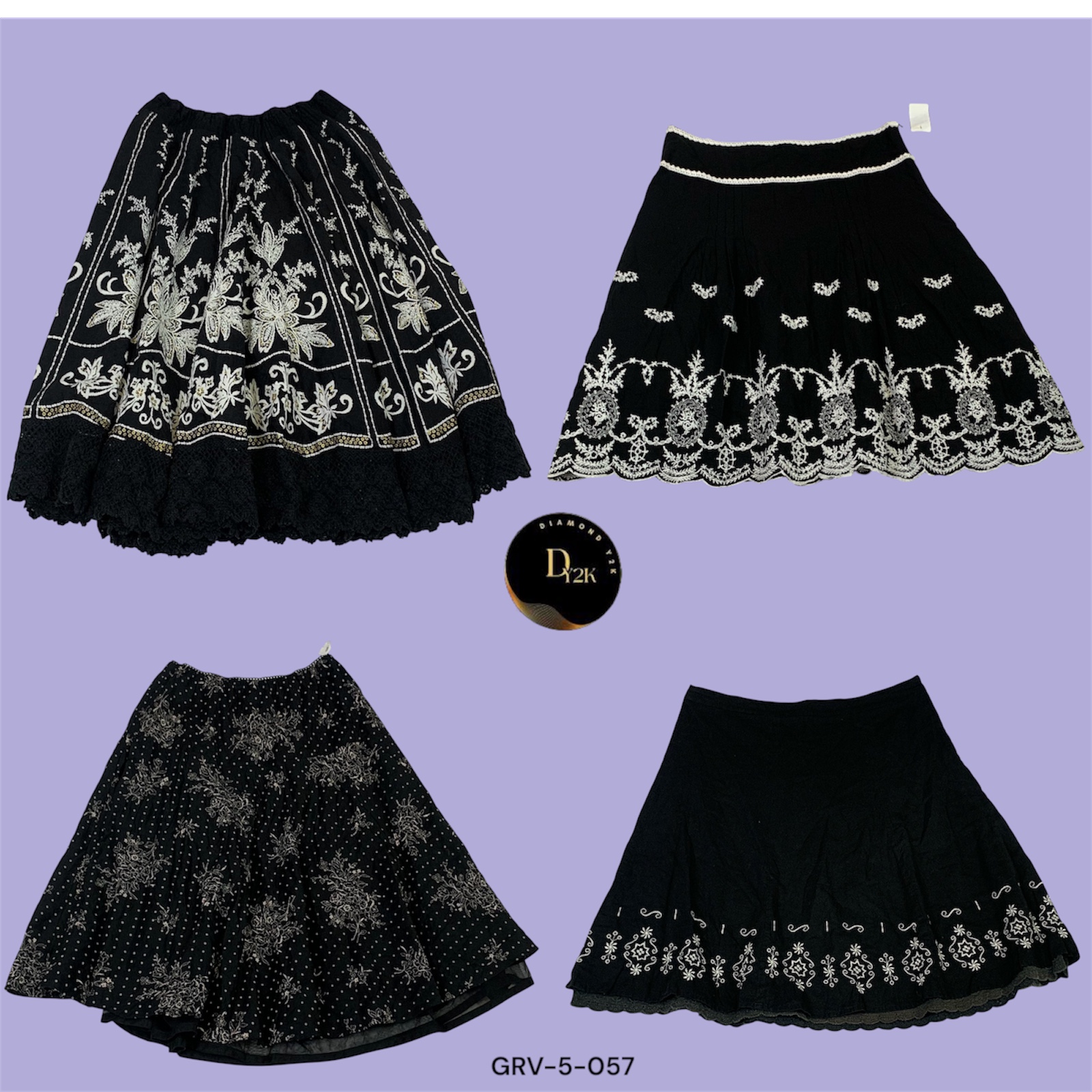 Jupe en coton noire audacieuse Y2K avec détails imprimés – Style affirmé (GRV-5-057)