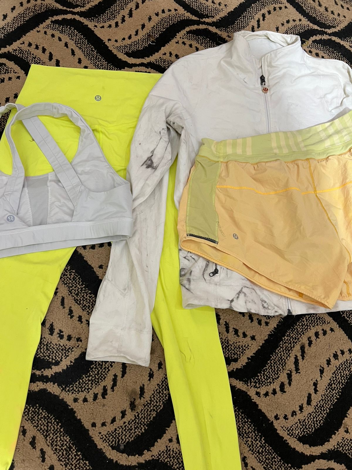 Lululemon Mélange d'Articles - 57 pièces