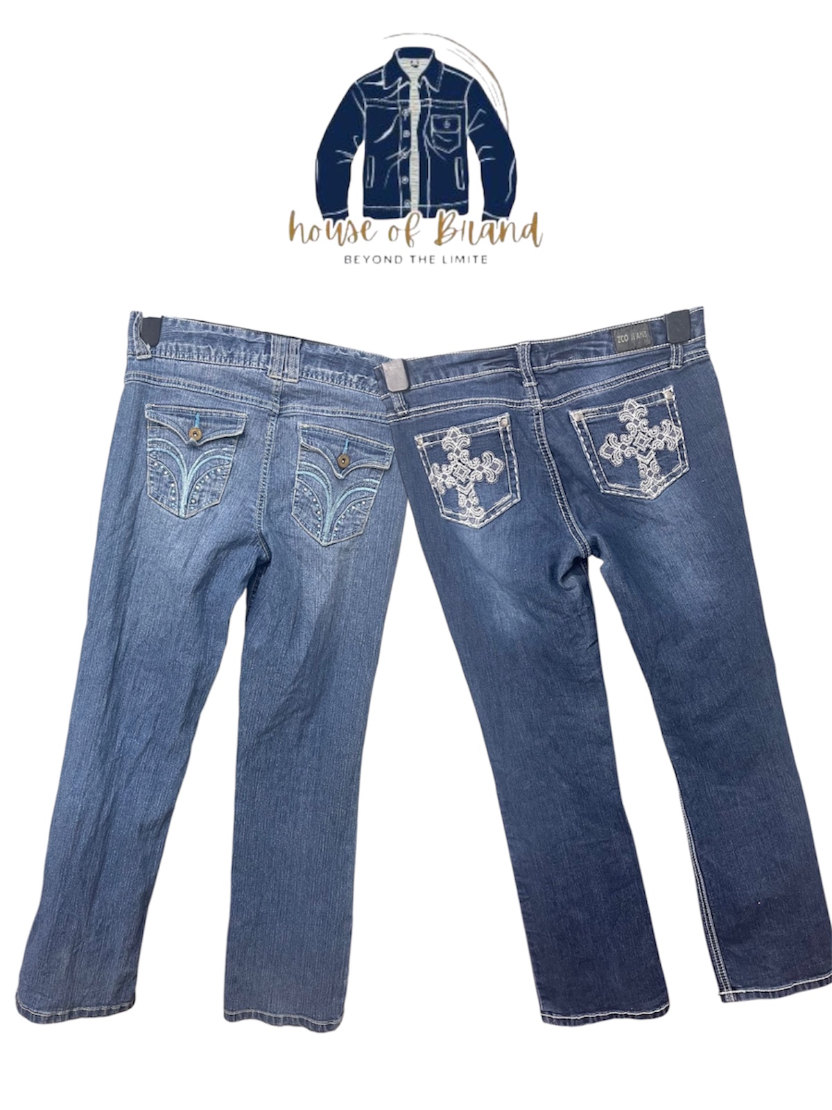 Hermosos jeans acampanados con diseño de bolsillo trasero.