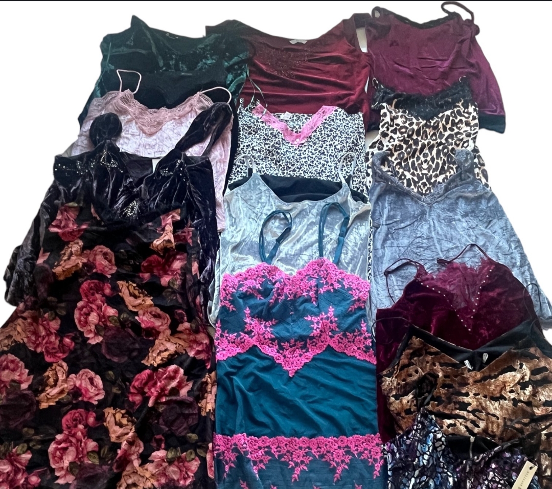 100 Pcs Of Cami Tops