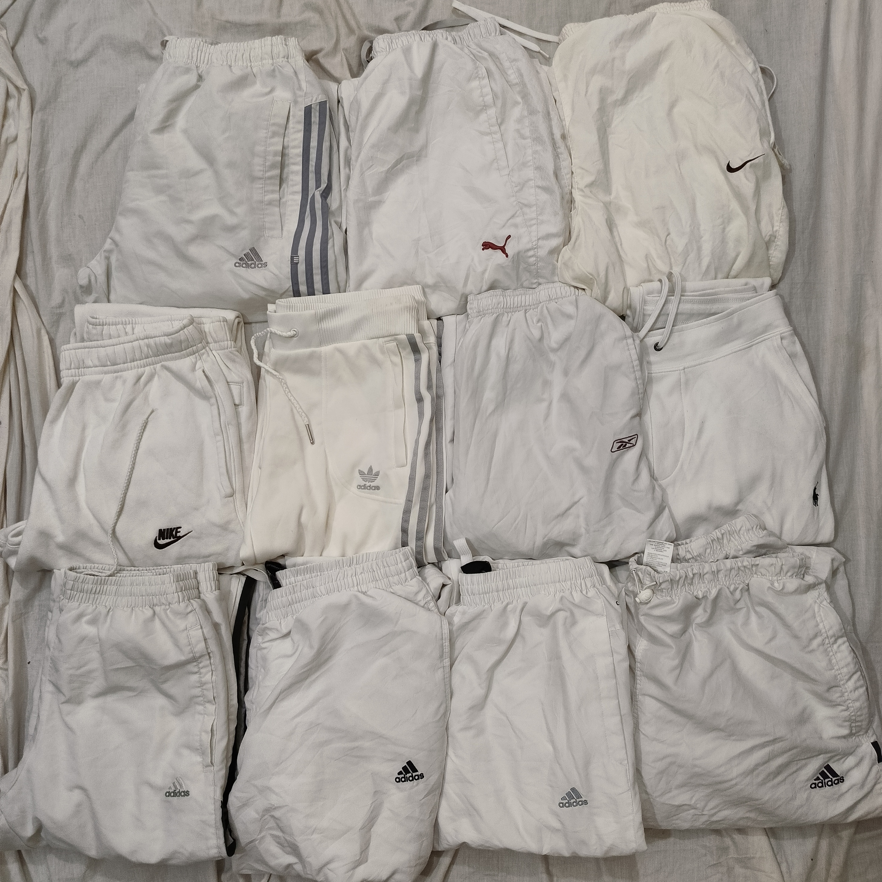 Track pants branded