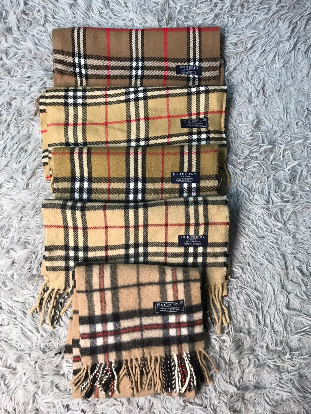 Bufandas beige de Burberry Y2K