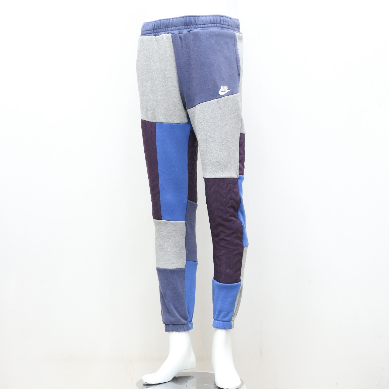 CV0035 Upcycled Nike-Hosen.