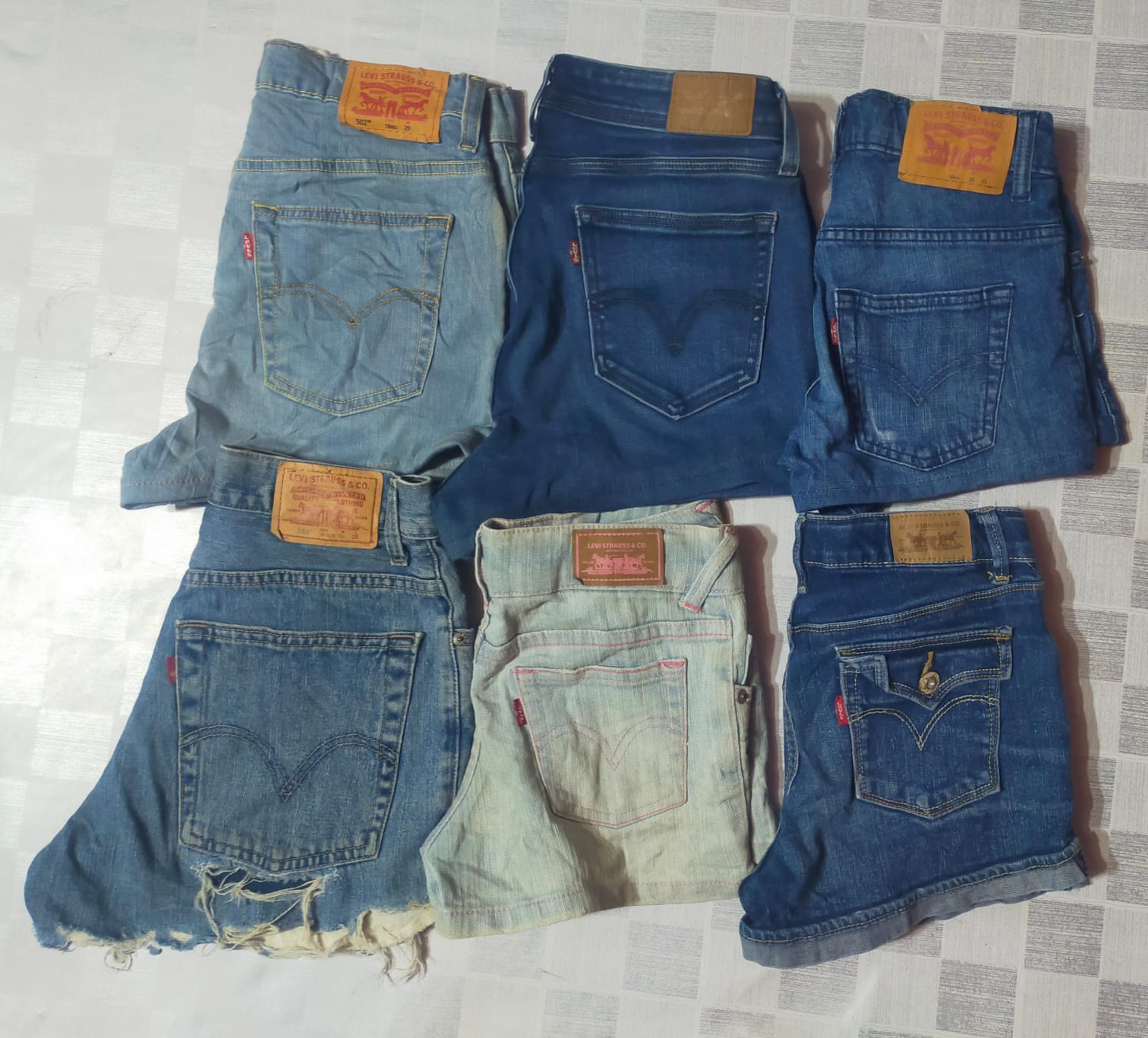LEVI, S MINI SHORTS (ID 1042)