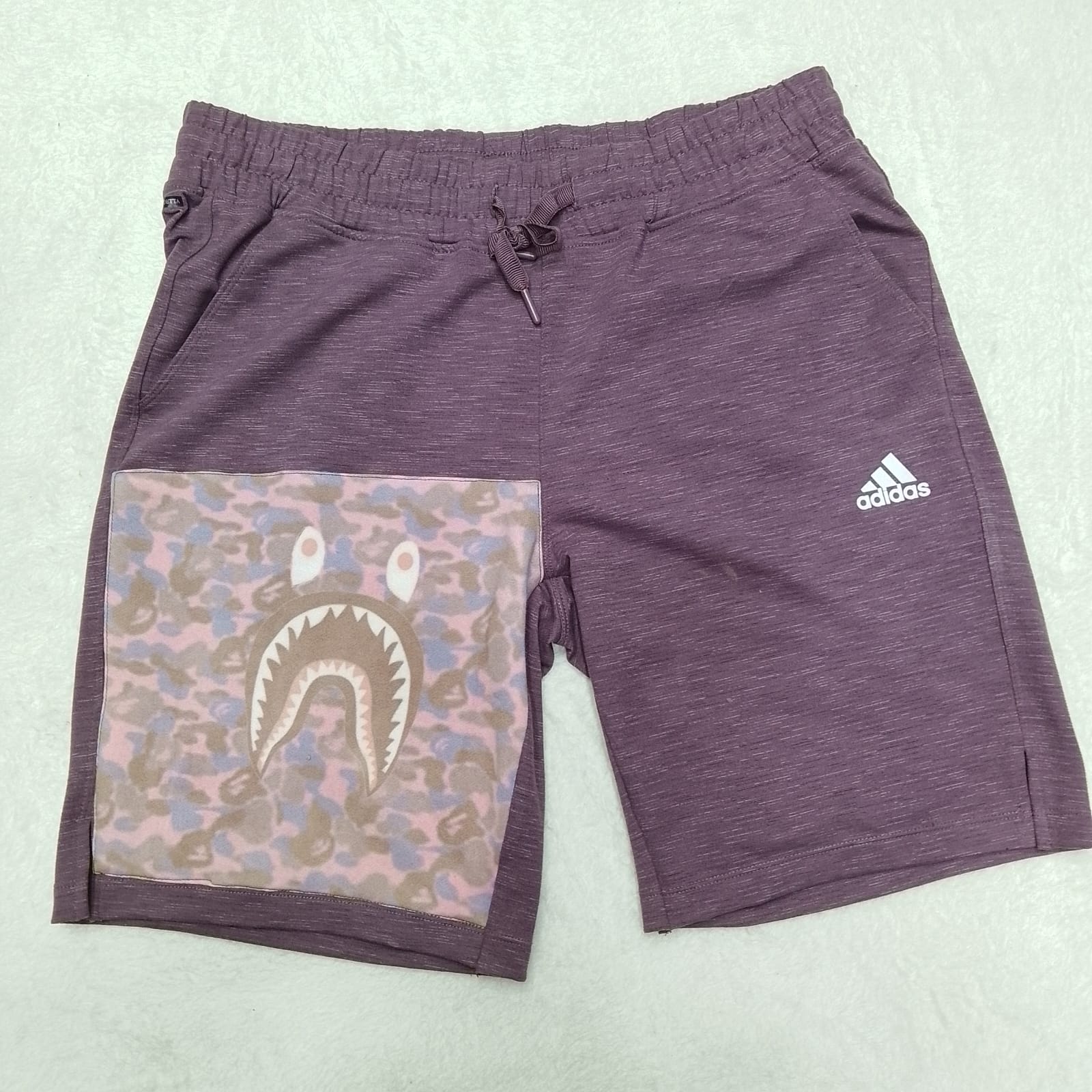 CV0057 Upcycling Marken-Patch-Shorts - 20 Stück