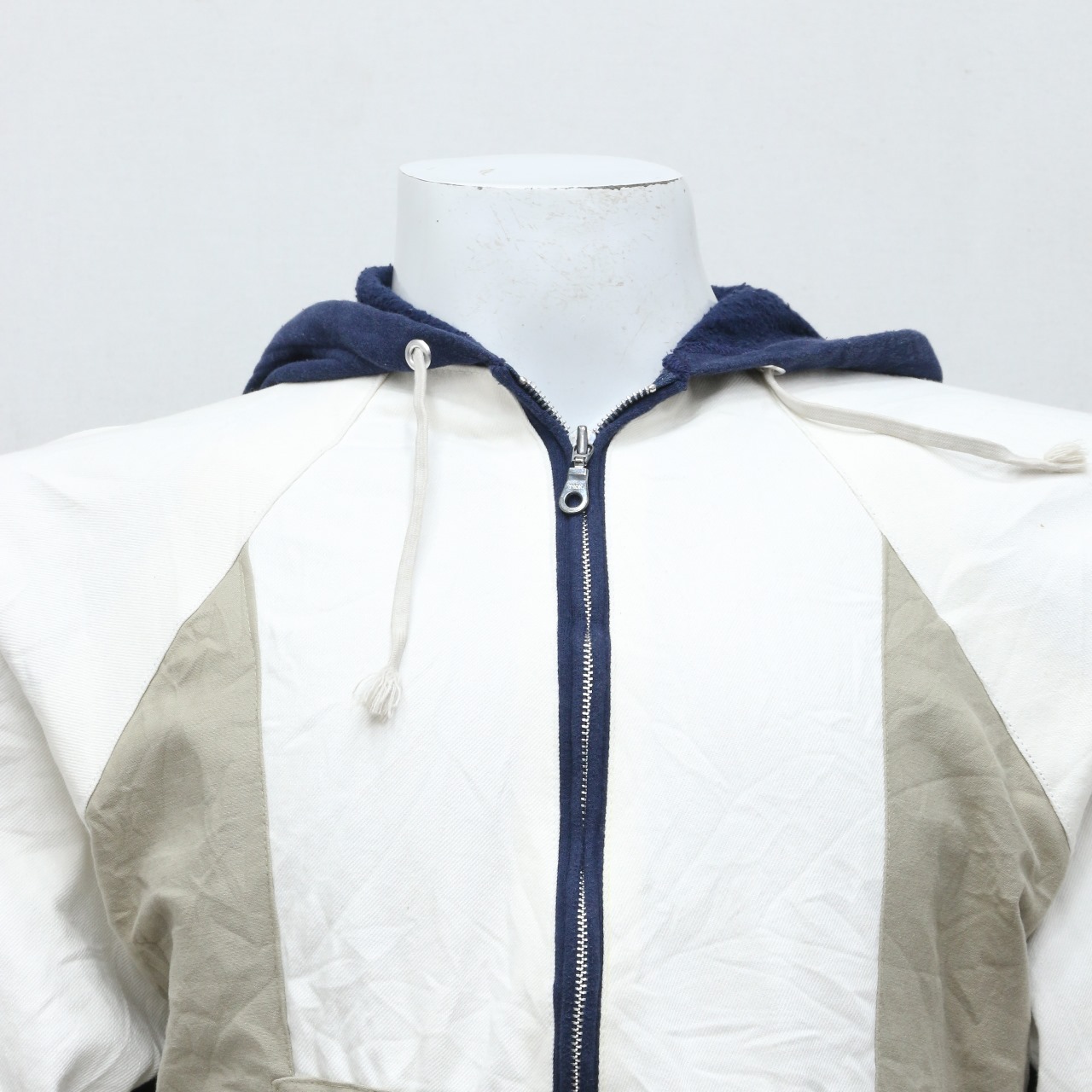 CV0056 Upcycled Carhartt Jackets - 20 Pcs