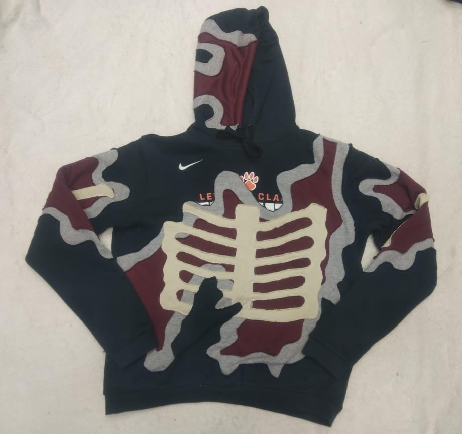 CV0082 Upcycled Mix Brand Skull Hoodies - 20 Stück