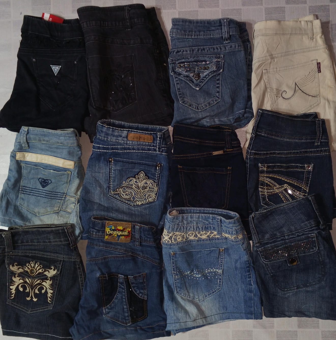 GUESS JEANS,MUDD ,ALMOST FAMOUS AND OTHER MIX BRANDS MINI SHORTS (ID 1062)