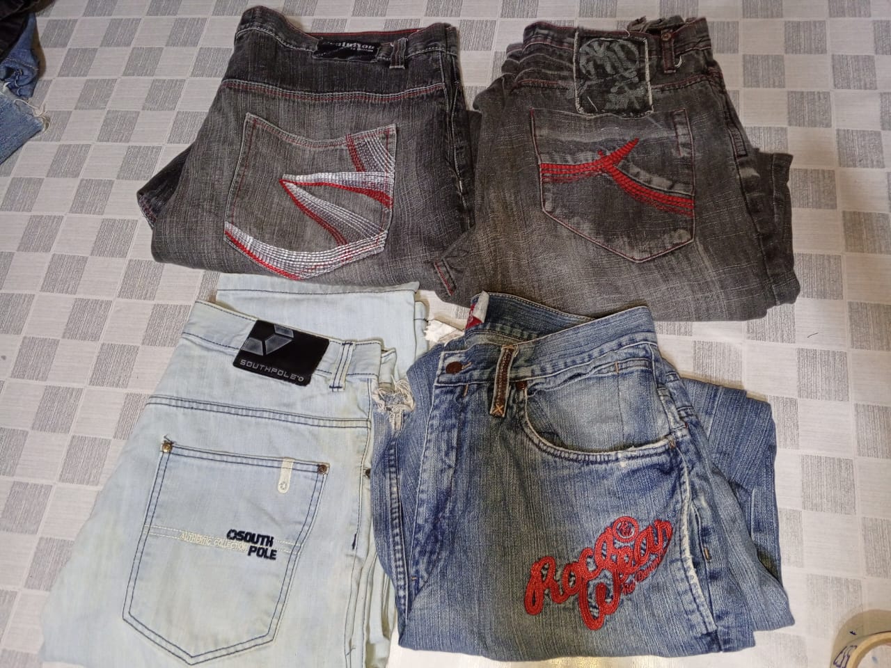 ROCKAWEAR AND OTHER BRAND (MR557)