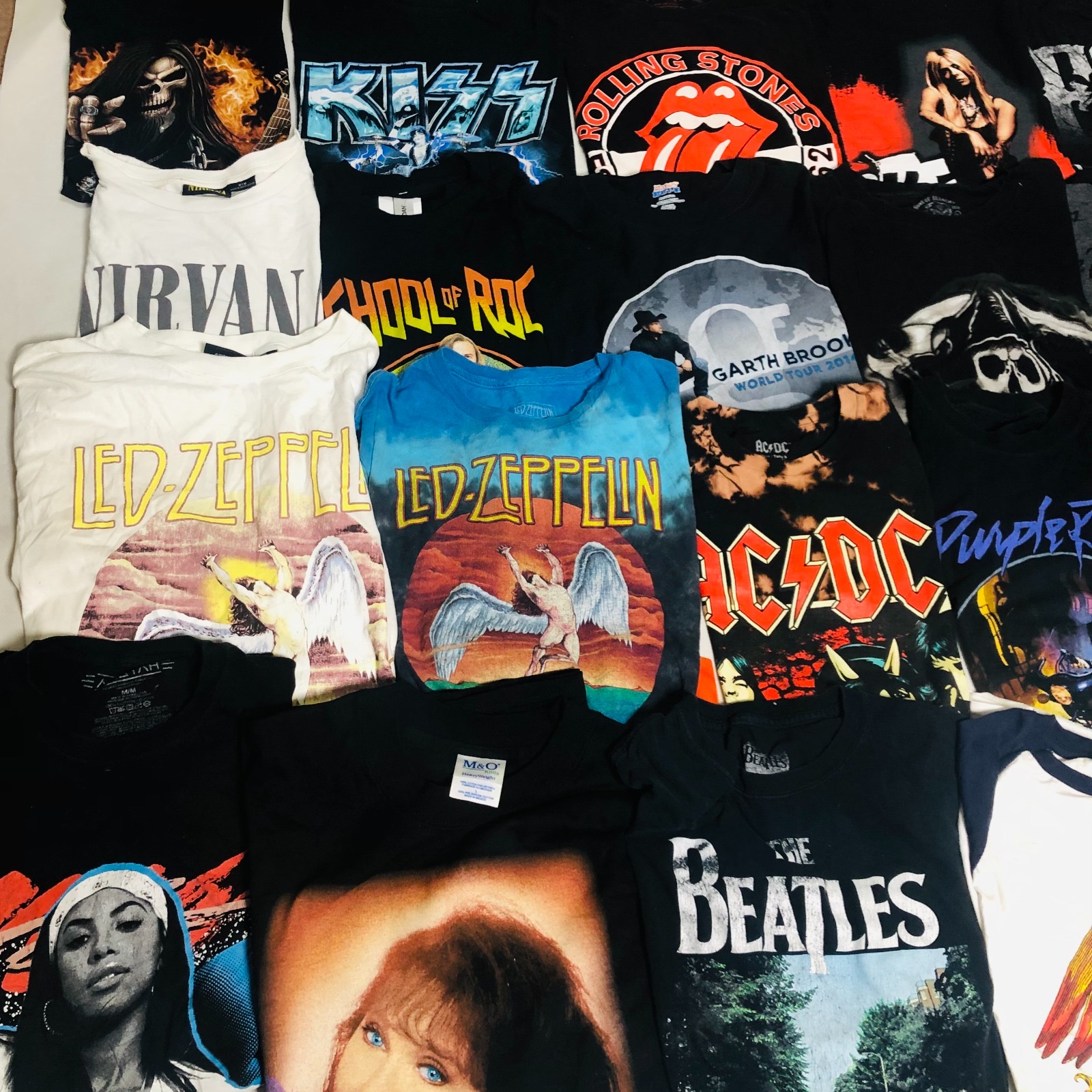 Lot de 30 t-shirts imprimés