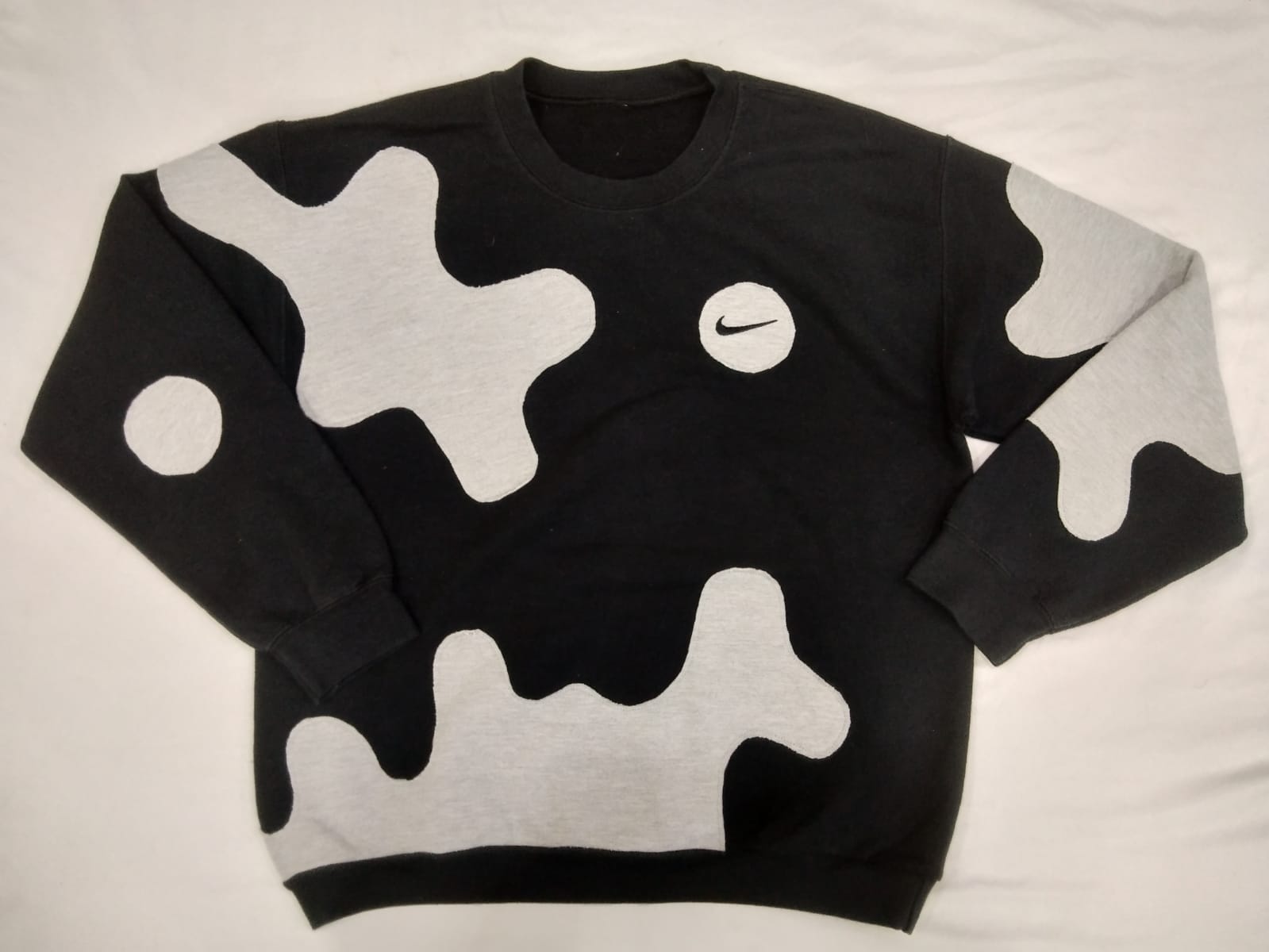 CV0134 Upcycled Mix Brand Patch Hoodies - 20 Stück