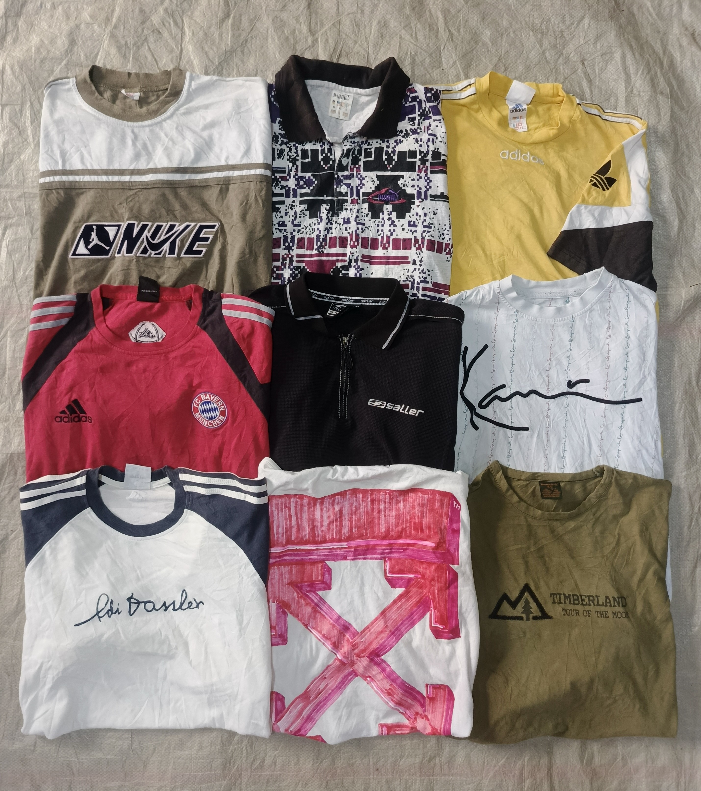 ヴィンテージオフホワイトとミックスTシャツ