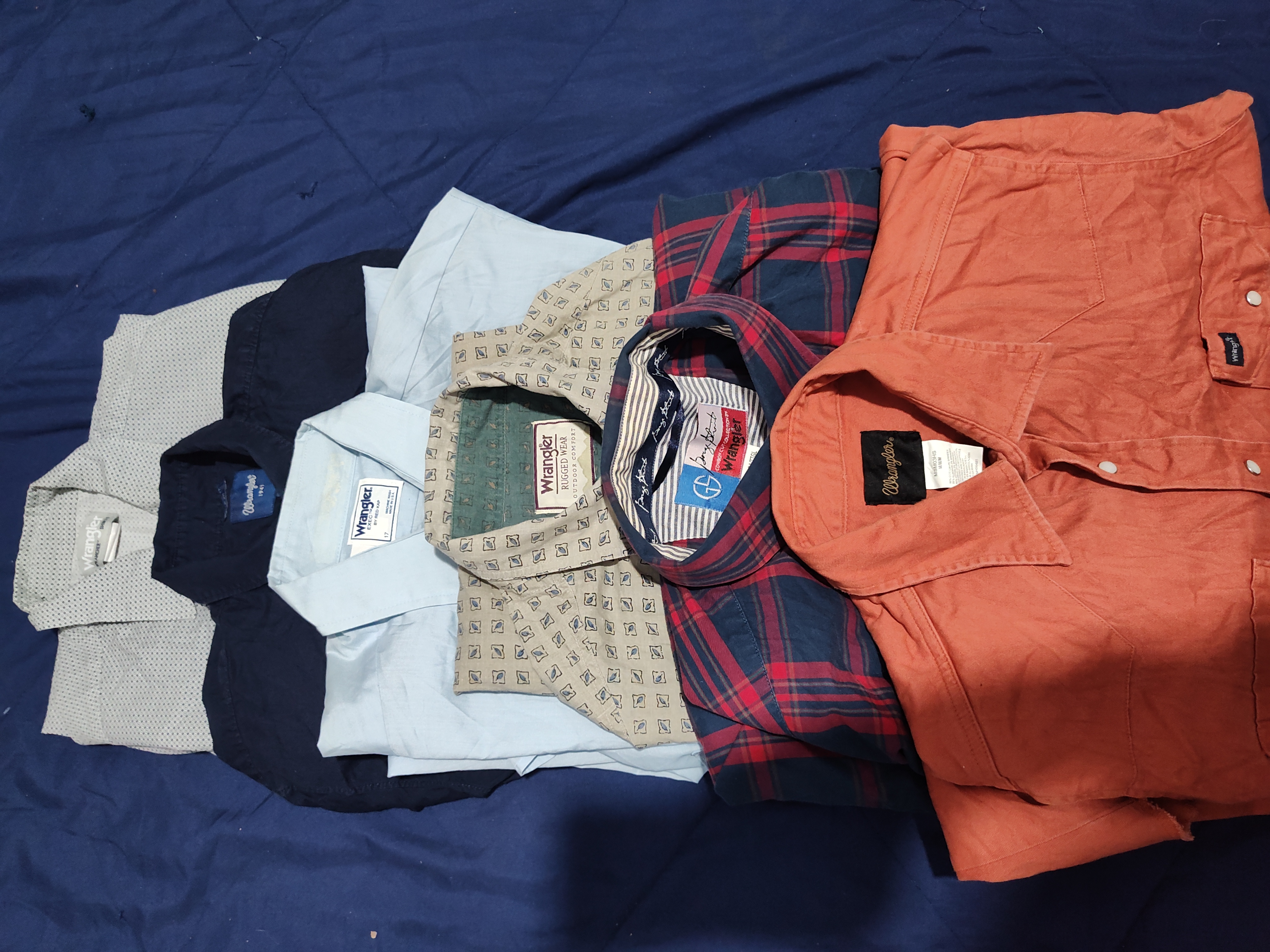 Wrangler Mens Button shirts 17 pcs