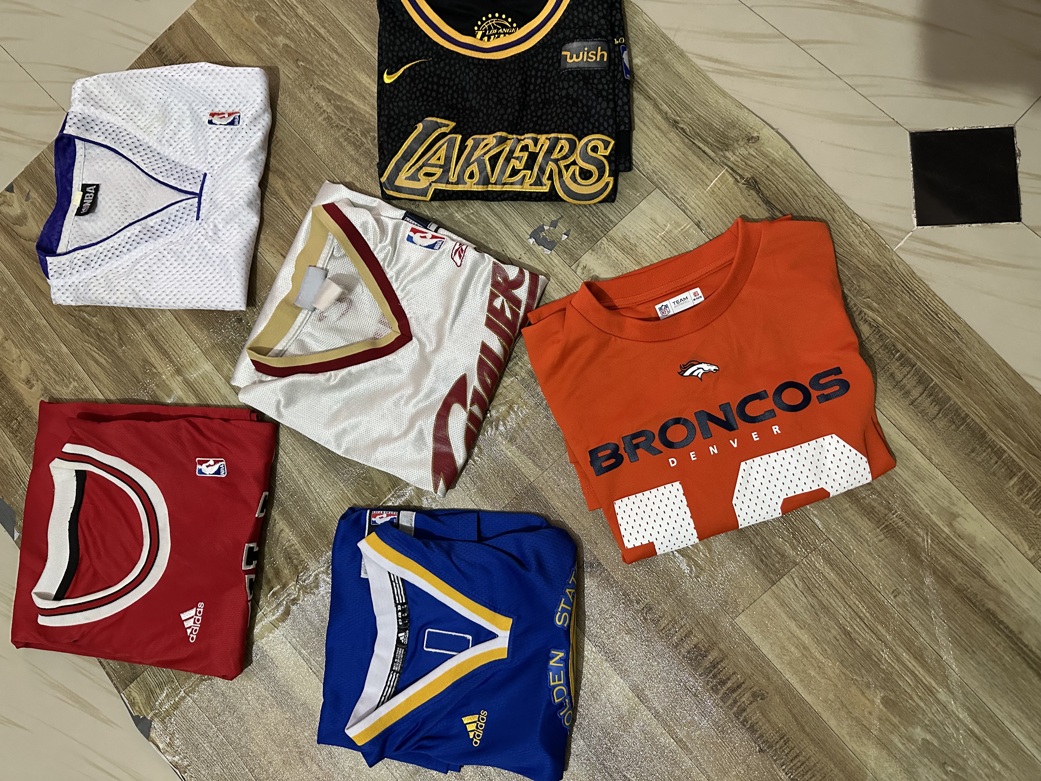 Mengenangebot – Sporttrikots (NHL & NBA)
