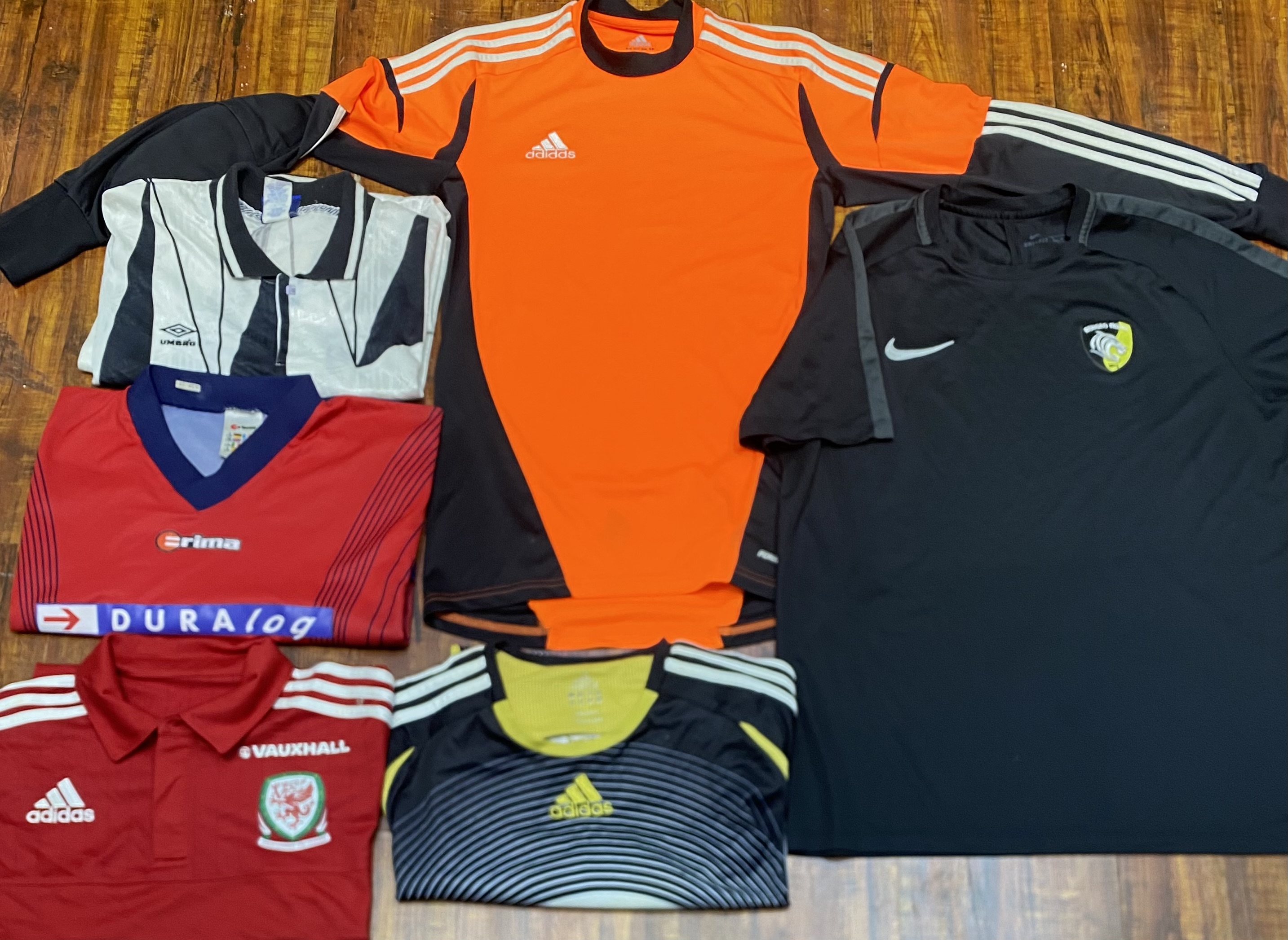 ブランド付きヴィンテージスポーツTシャツ