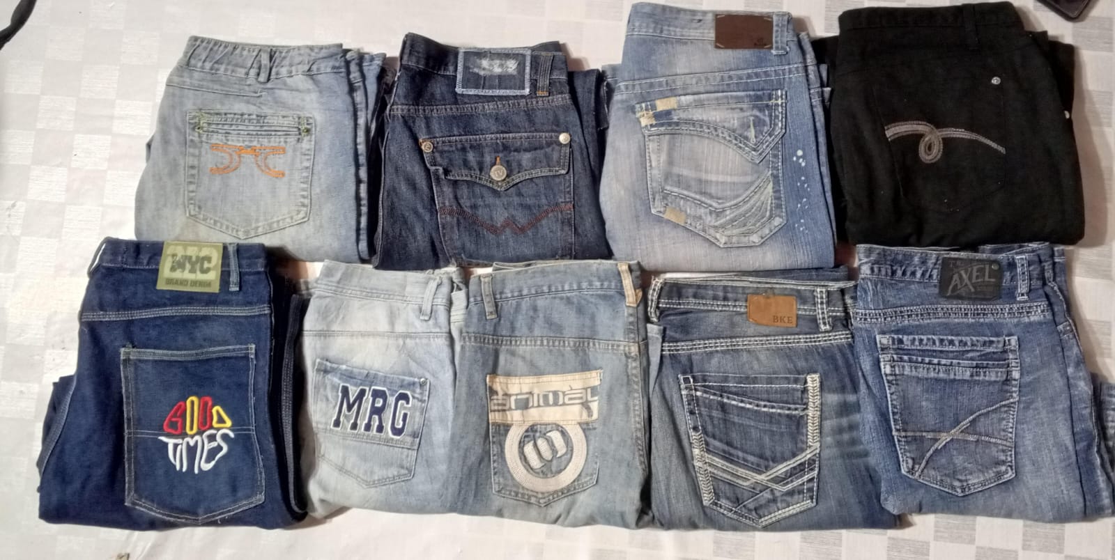 DONNESCA E ALTRI JEANS DI MARCA (MR591)