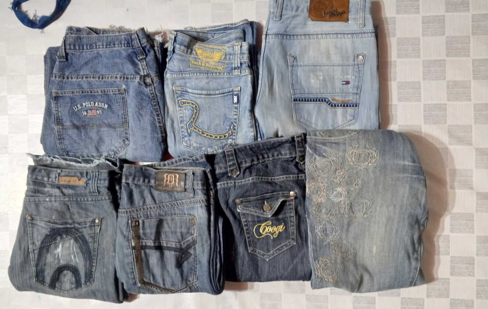 COOGI AND OTHER BRAND JEANS (MR592)