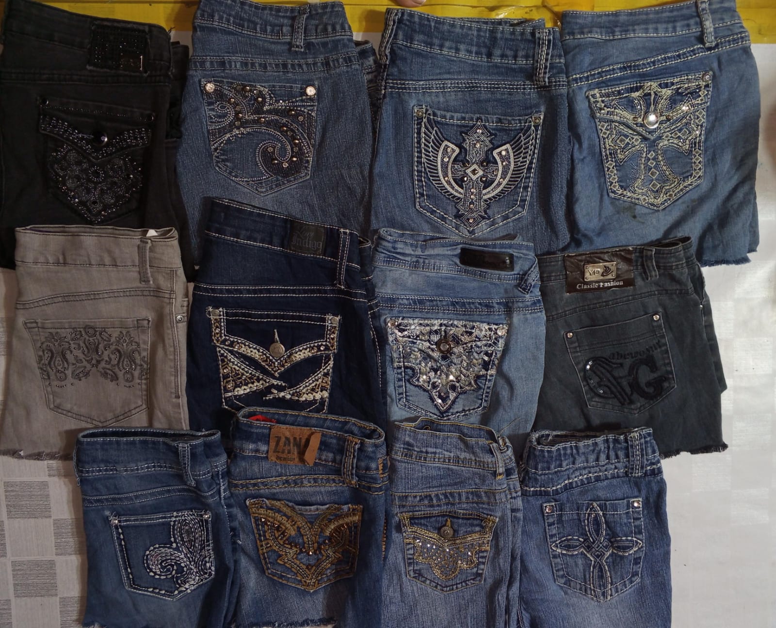 WALLFLOWER, ARIZONA AND OTHER MIX BRANDS MINI SKIRTS (ID 1102)