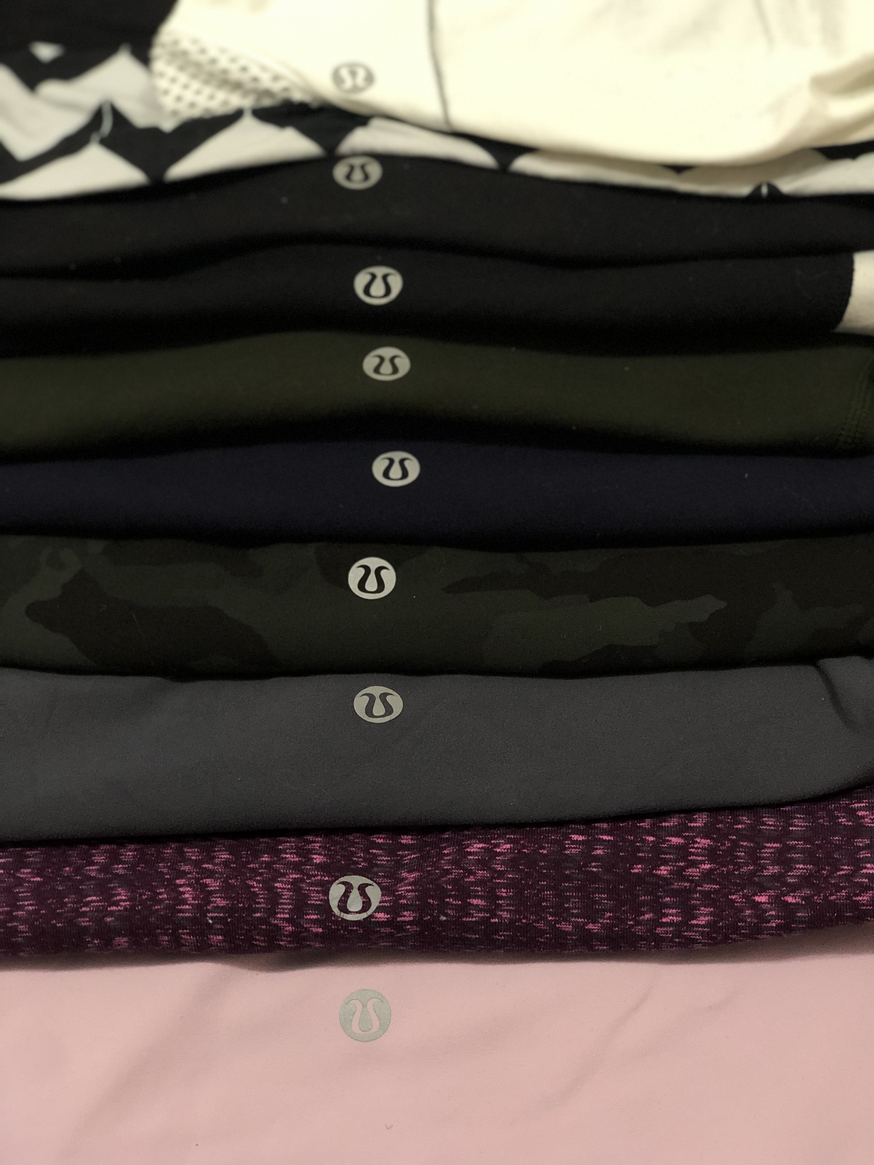 Women Lululemon, Gymshark, Athleta, Offline and other brands mix bundle