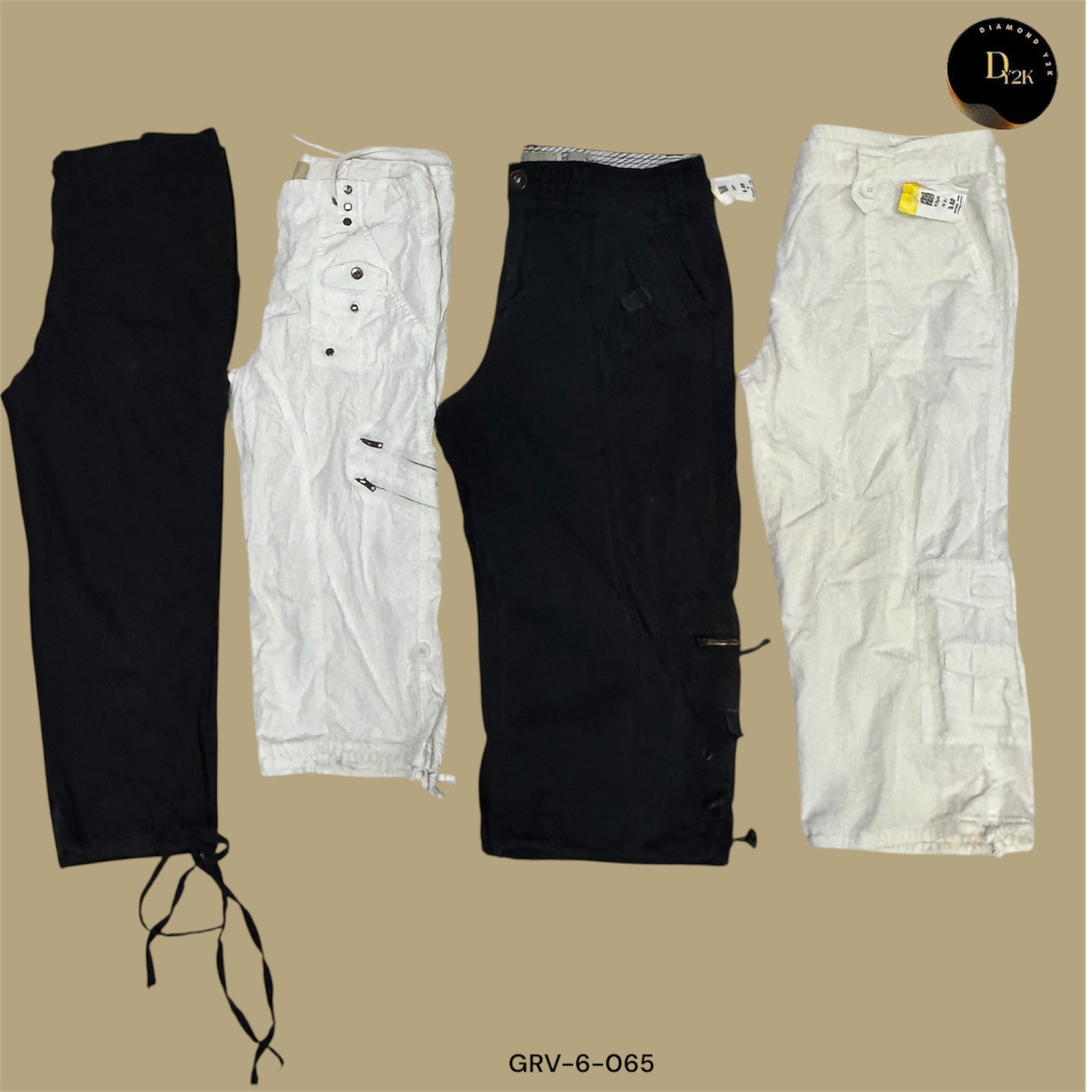 Y2K Utility Vibes | Black & White Cargo Capris (GRV-6-065)