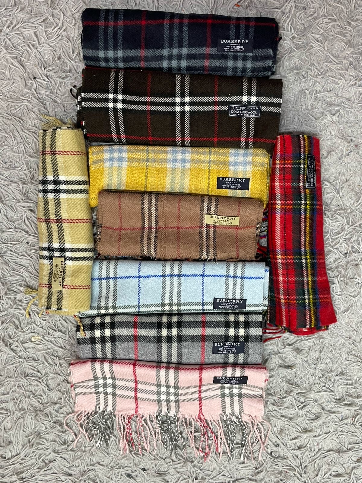 Y2k Burberry scarves 100 pieces