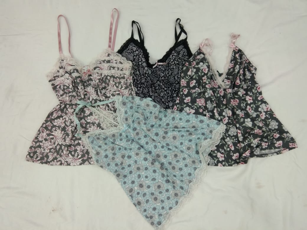 IQ0142 Y2k Floral Cami Tops