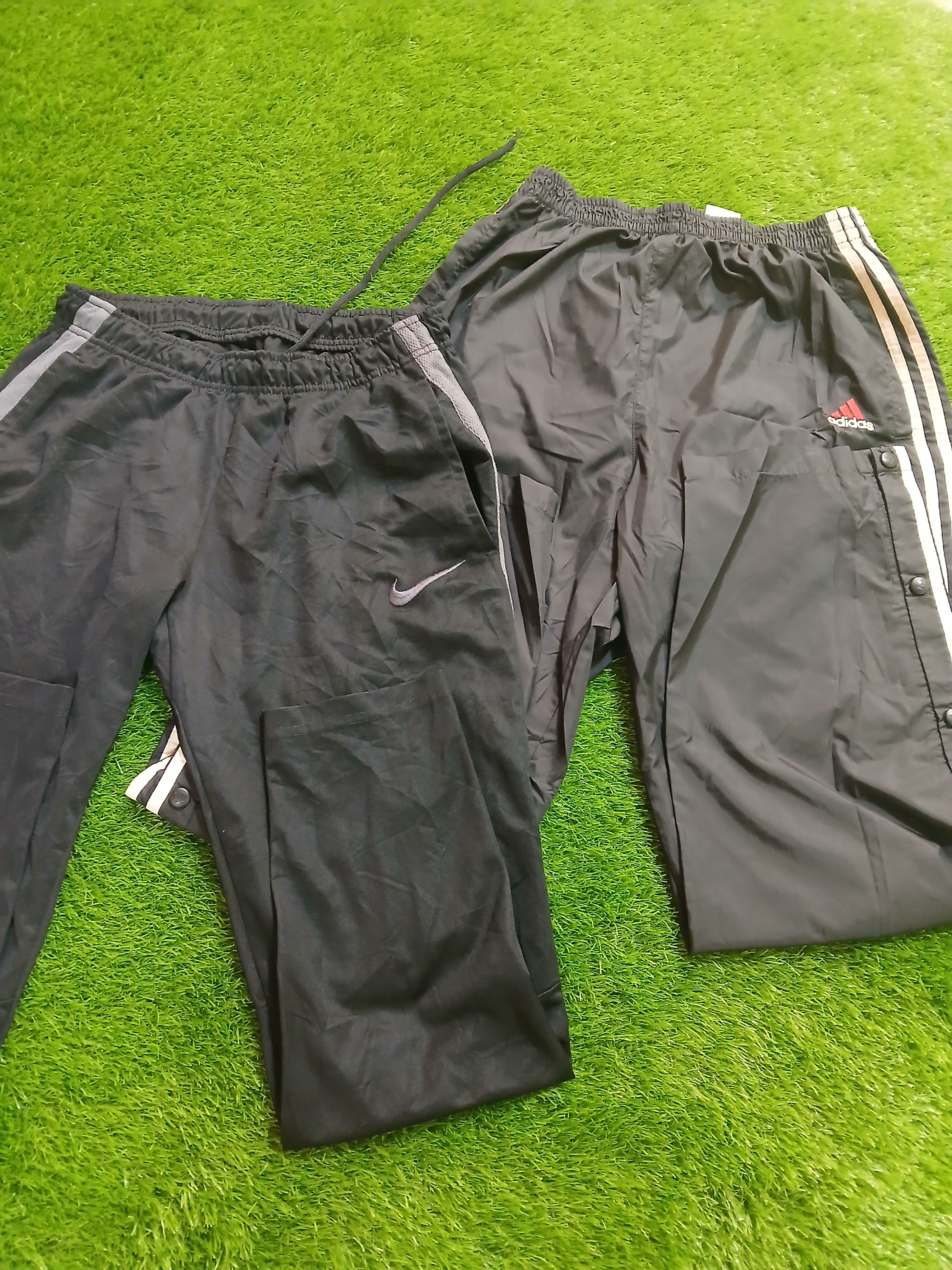 Pantalons de survêtement mixtes Nike et adidas