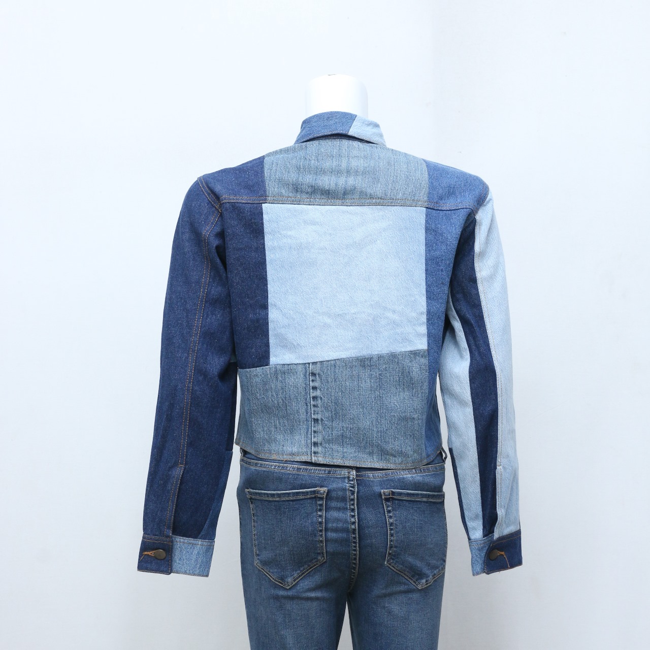 Veste en denim patchwork raccourcie Levi's upcyclée CR-95