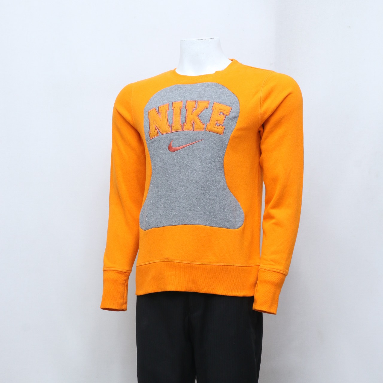 Sweatshirts en patchs reworkés CR-102